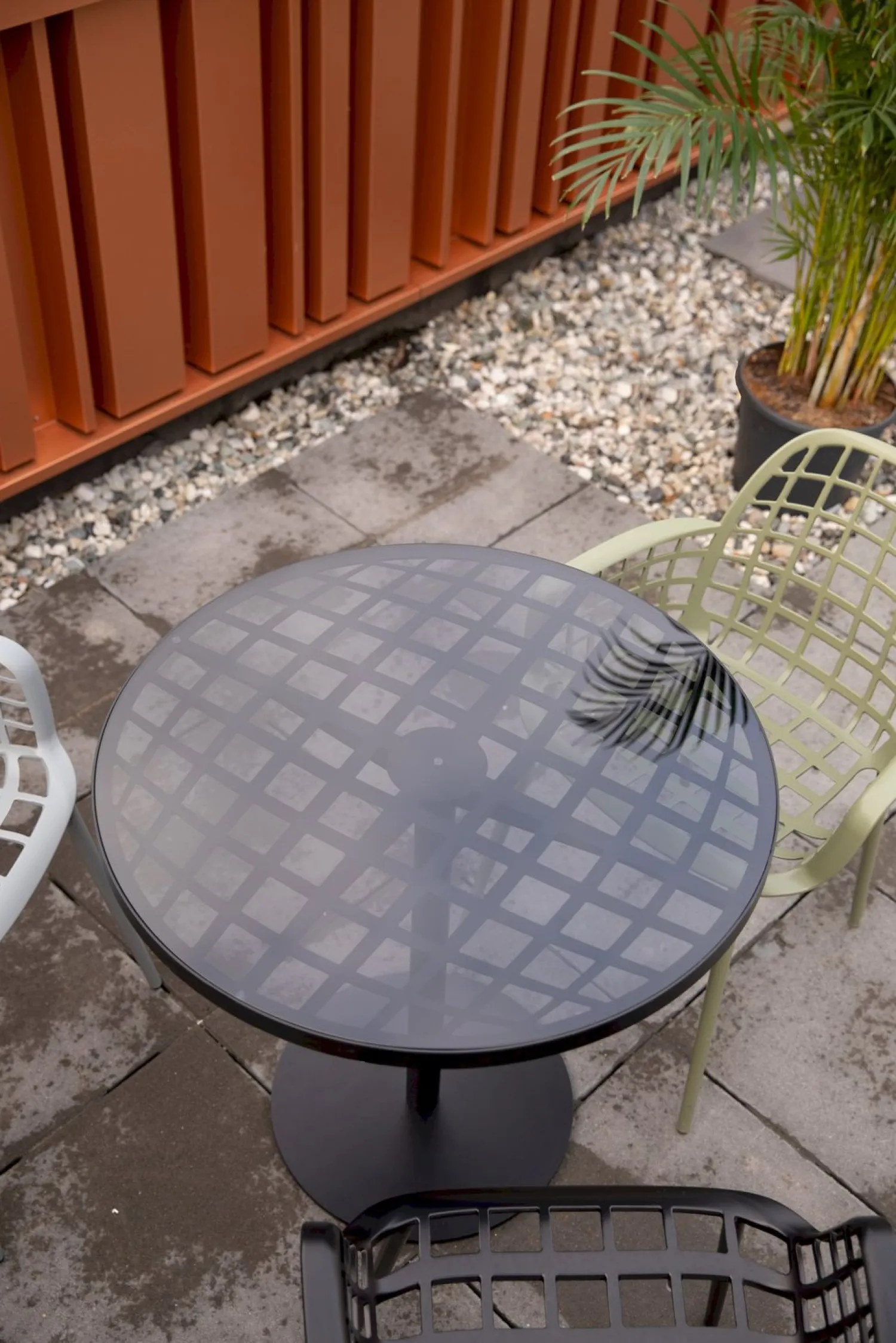 Ronde Bijzettafels-Zuiver Albert Garden Bijzettafel Black