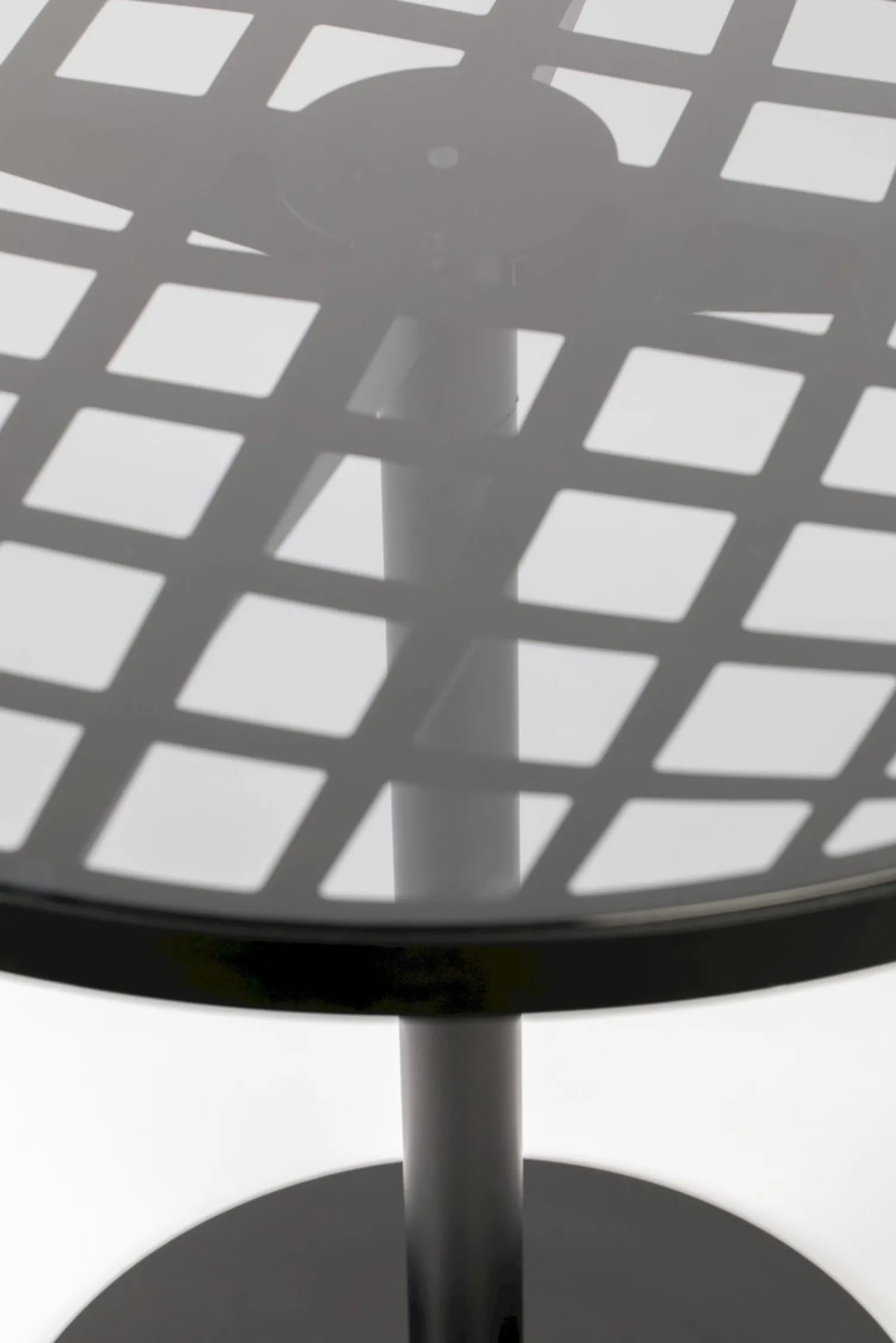 Ronde Bijzettafels-Zuiver Albert Garden Bijzettafel Black