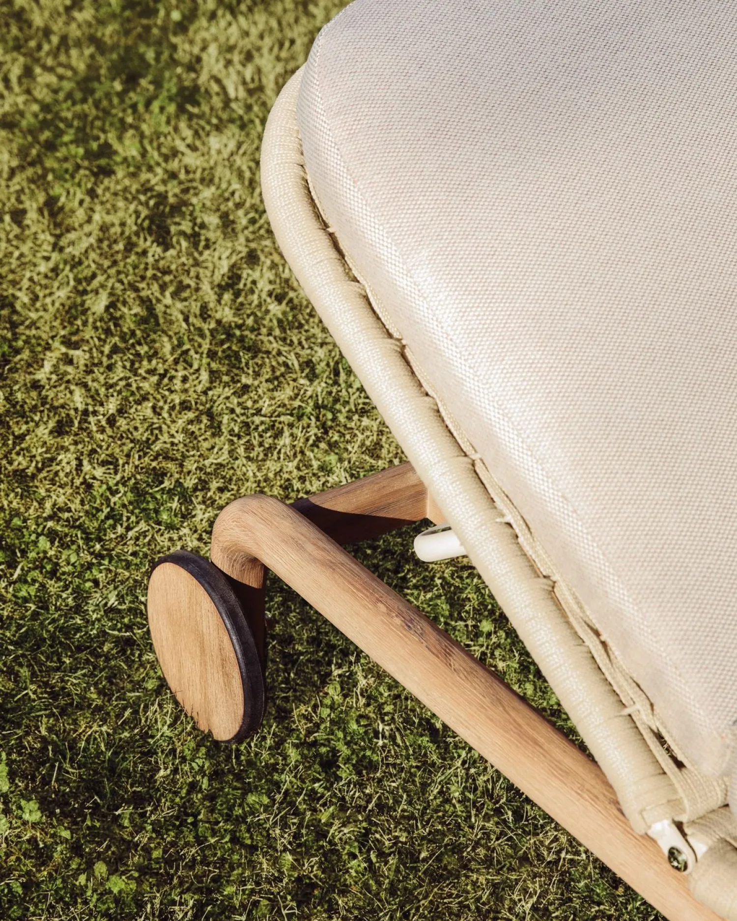 Tuinstoelen-Kave Home Alipa Outdoor Ligstoel Ecru