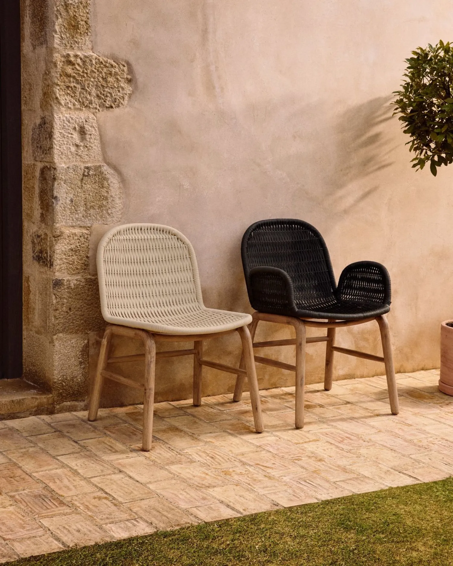 Tuinstoelen-Kave Home Alipa Tuin Armstoel Antraciet