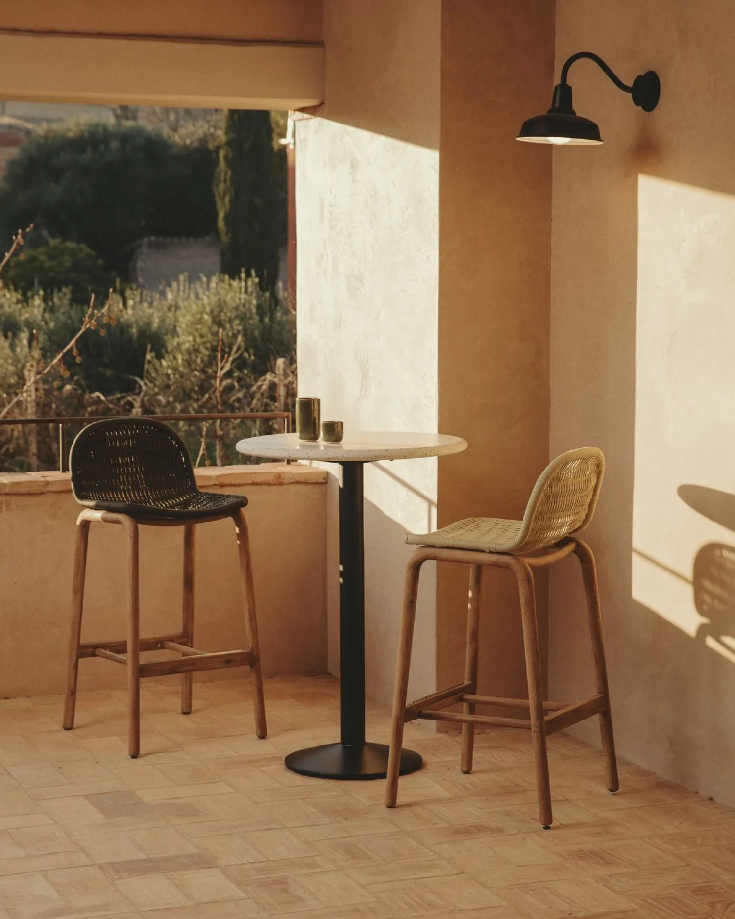 Tuinstoelen-Kave Home Alipa Tuin Barkruk Antraciet