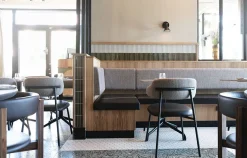 Design Stoelen|Eetkamerstoelen Zonder Armleuning-Artifort Aloa Eetkamerstoel Roze, Rood
