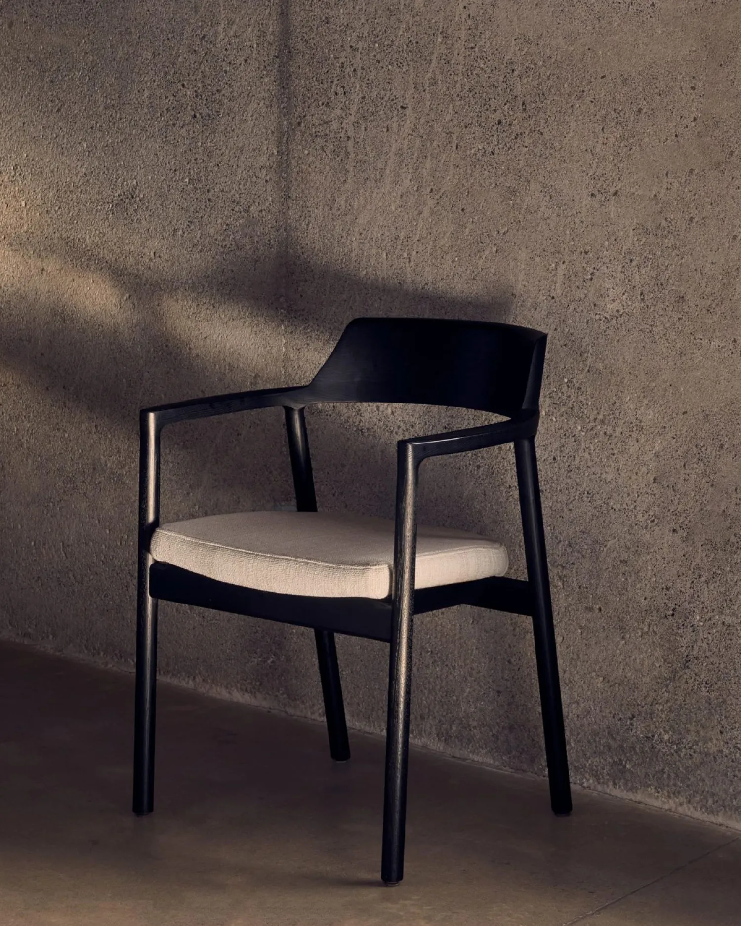 Eetkamerstoelen Met Armleuning-Kave Home Alocs Eetkamerstoel Beige, Zwart