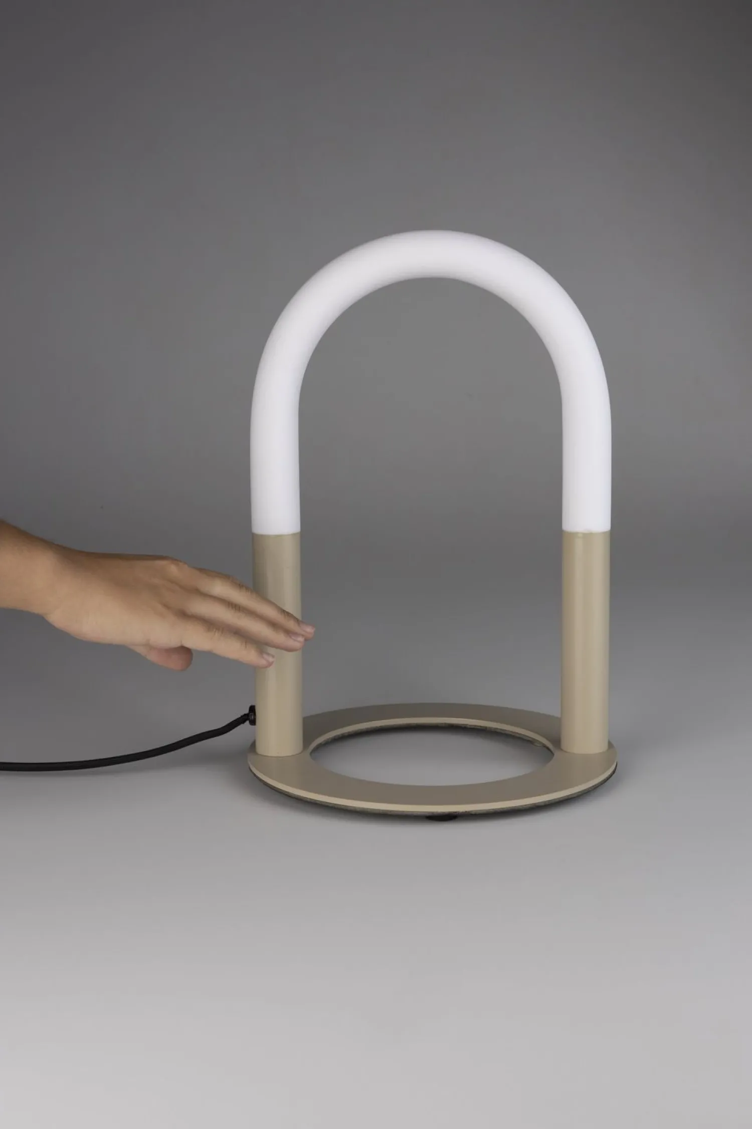 Moderne Tafellampen|Tafellampen-Zuiver Arch Tafellamp Beige