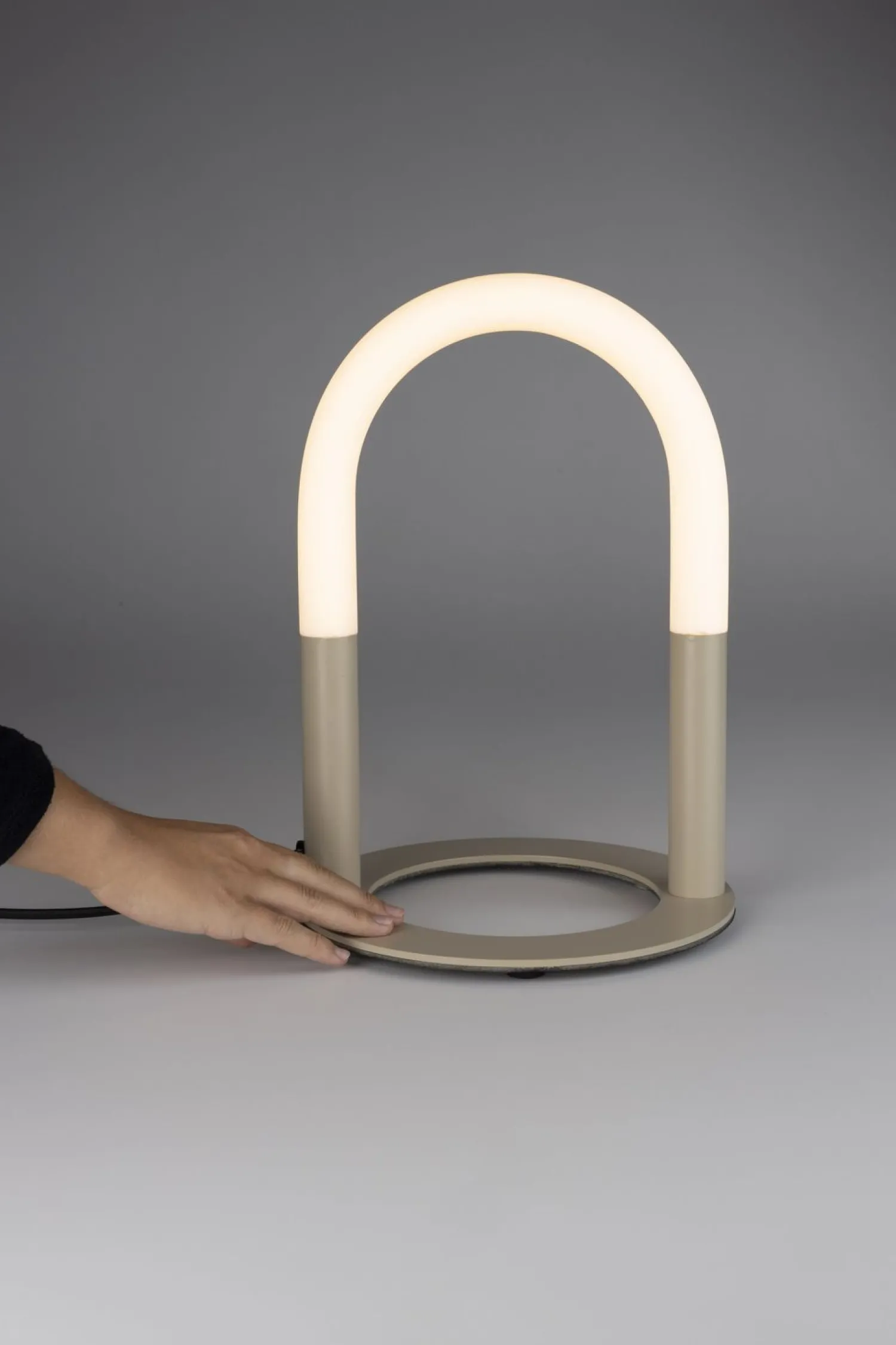Moderne Tafellampen|Tafellampen-Zuiver Arch Tafellamp Beige
