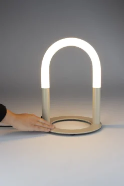 Moderne Tafellampen|Tafellampen-Zuiver Arch Tafellamp Beige