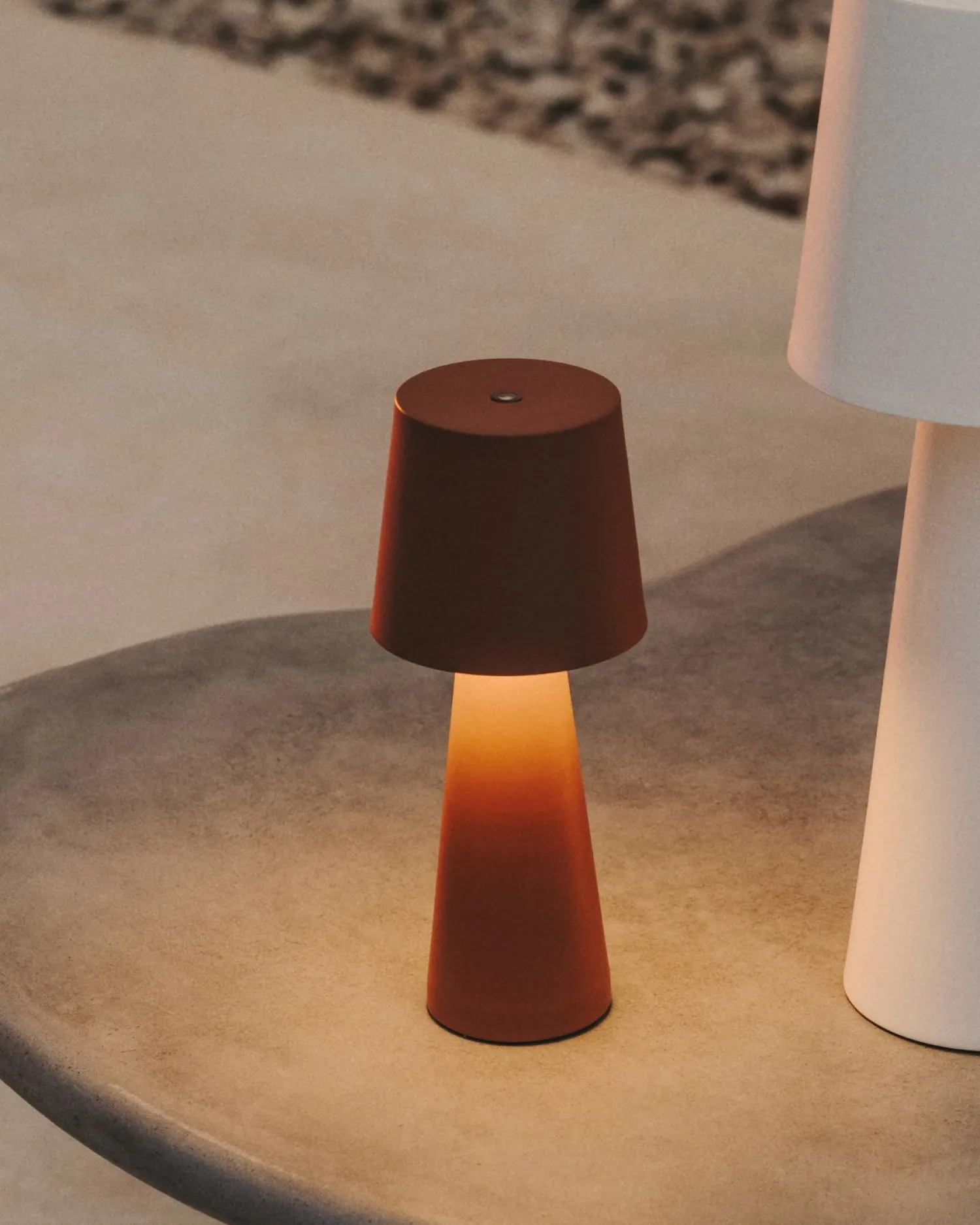Moderne Tafellampen|Tafellampen-Kave Home Arenys Kleine Tafellamp Terracotta