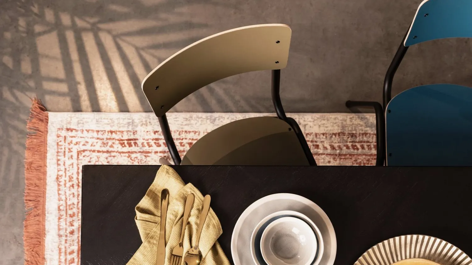 Eetkamerstoelen Zonder Armleuning-Zuiver Back to School (set van 4) Eetkamerstoel Matte Olive