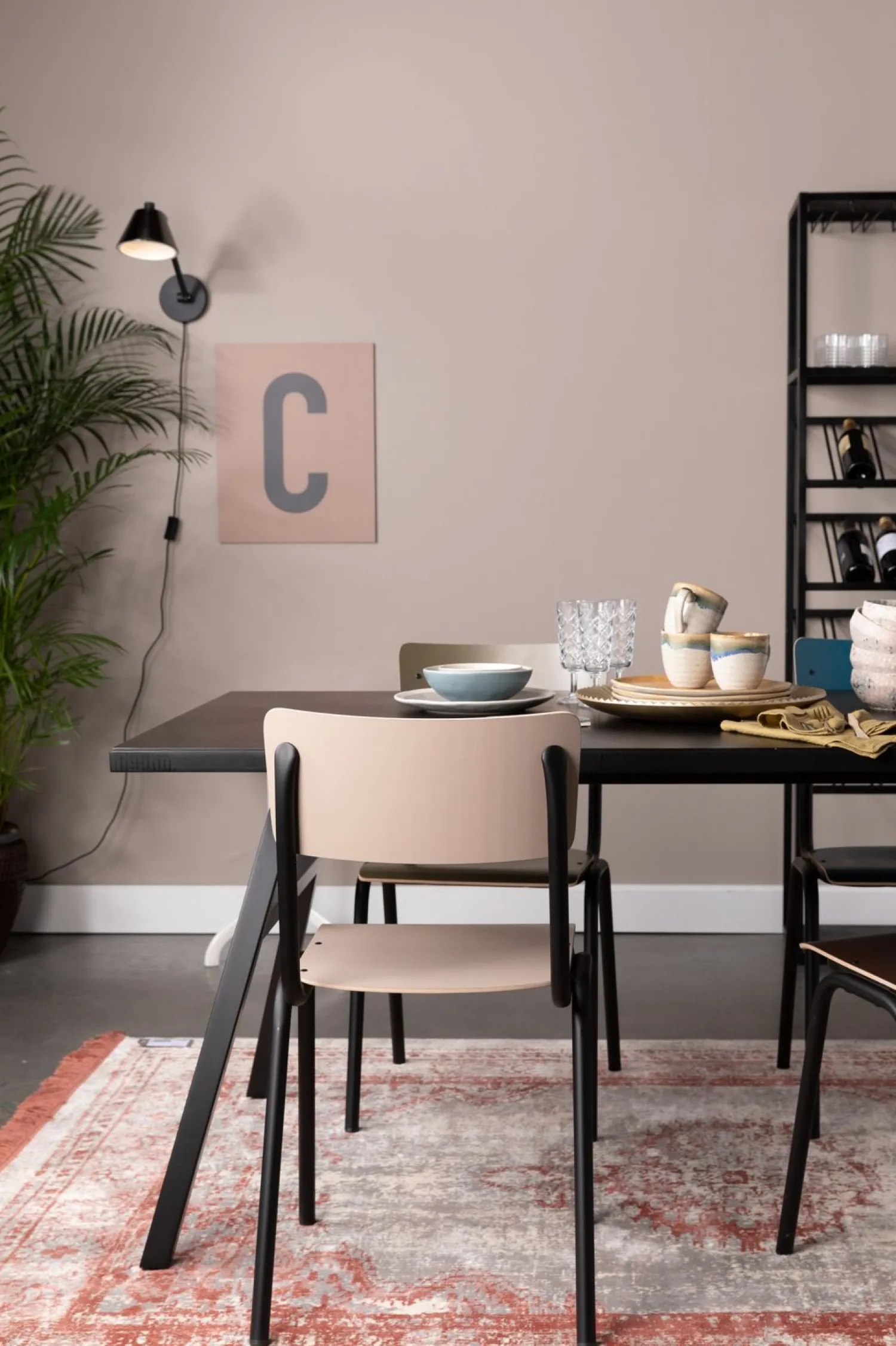 Eetkamerstoelen Zonder Armleuning-Zuiver Back to School (set van 4) Eetkamerstoel Matte Beige