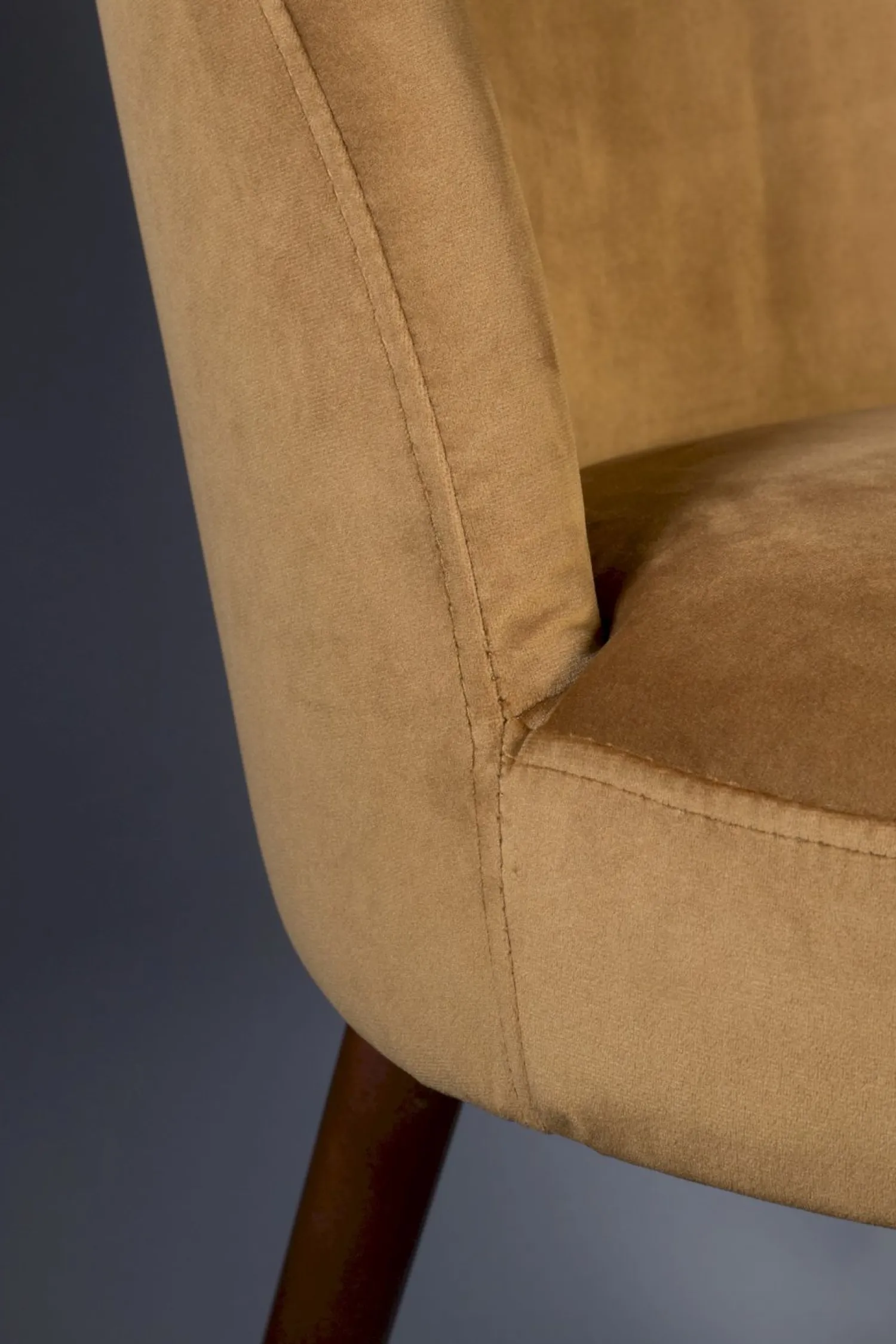 Kuipstoelen|Eetkamerstoelen Zonder Armleuning-Dutchbone Barbara Eetkamerstoel Camel