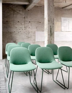 Design Stoelen|Kuipstoelen-Artifort Beso Eetkamerstoel Blauw