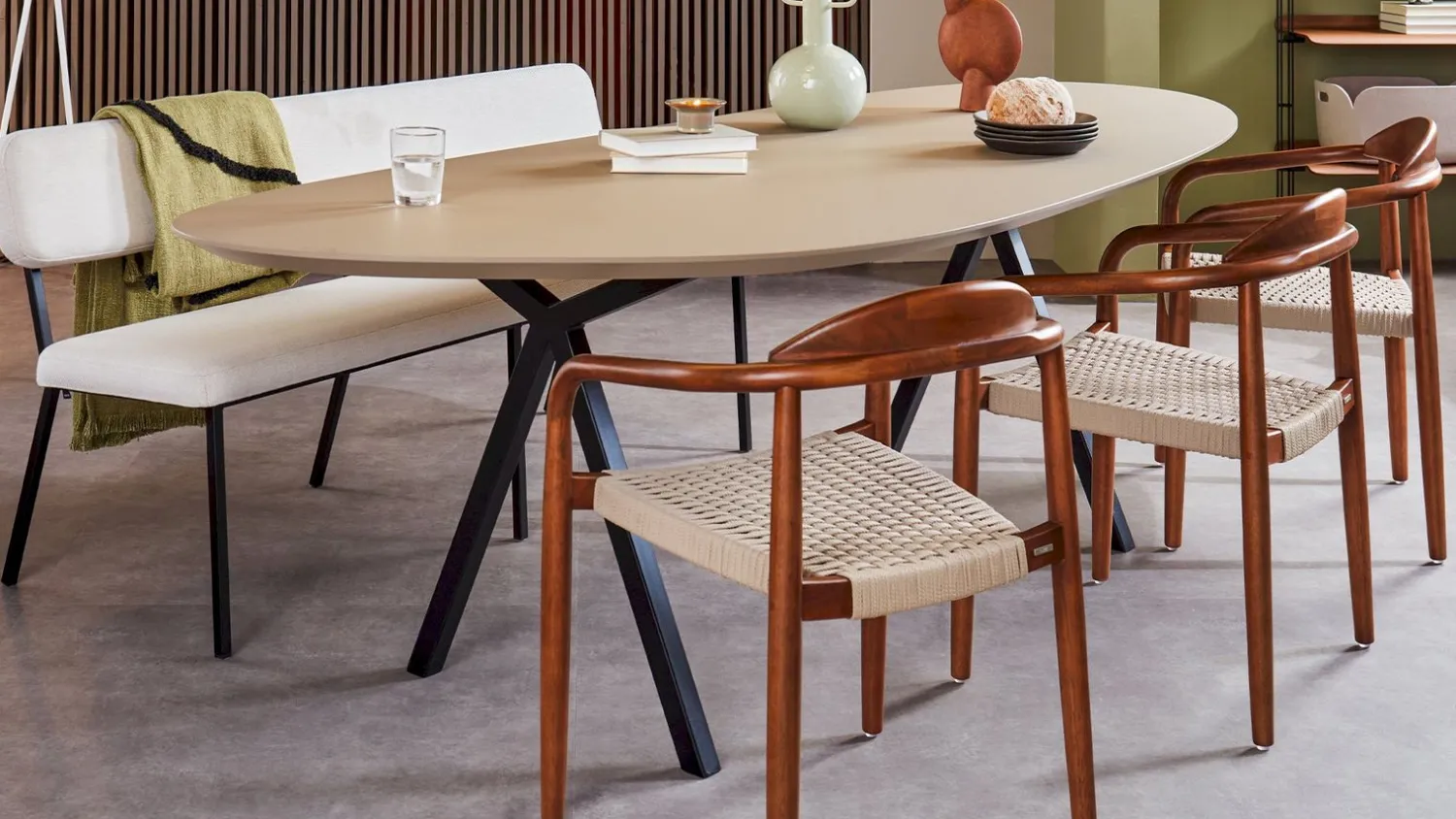 Houten Eettafels|Organische Eettafels-Studio HENK Blob Slim X-type Eettafel Natural Light