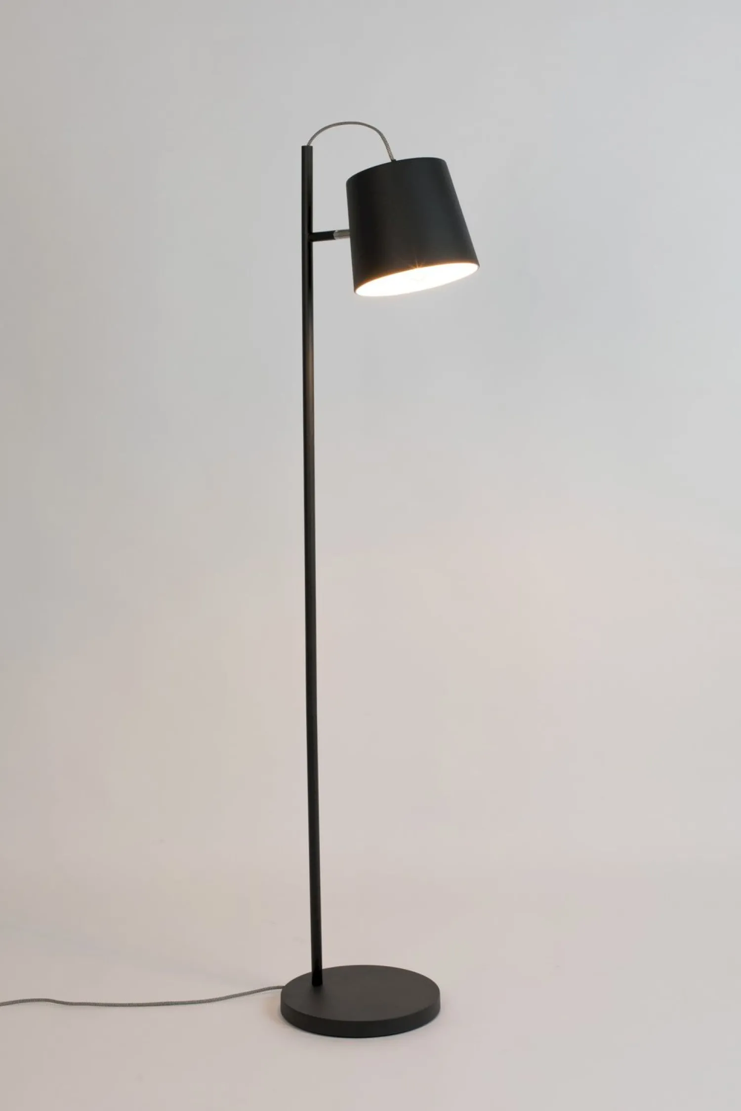 Industriële Vloerlampen|Vloerlampen-Zuiver Bluckle Head Vloerlamp Black