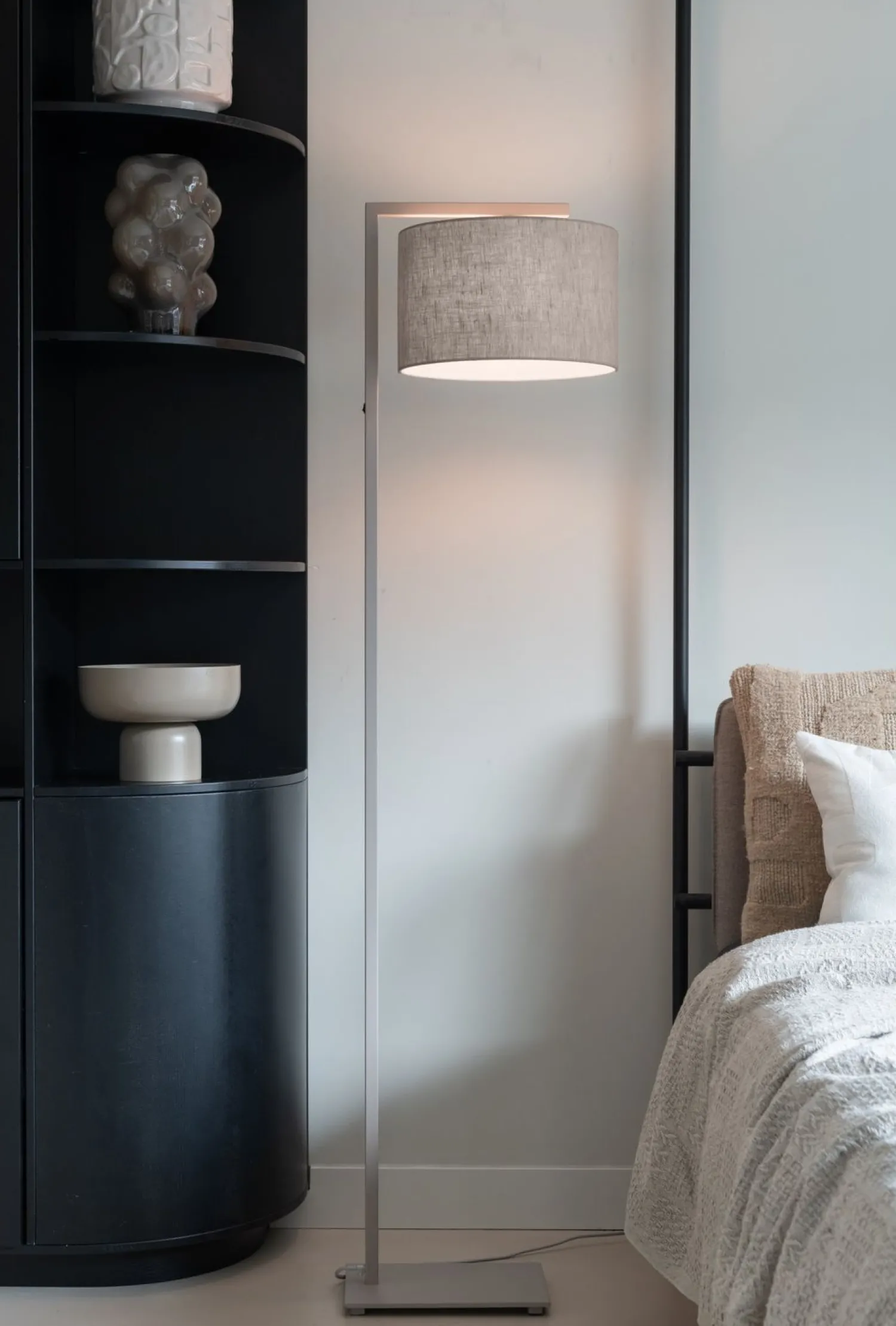 Moderne Vloerlampen|Vloerlampen-It's about RoMi Boston M Vloerlamp Sand, Dark Linen