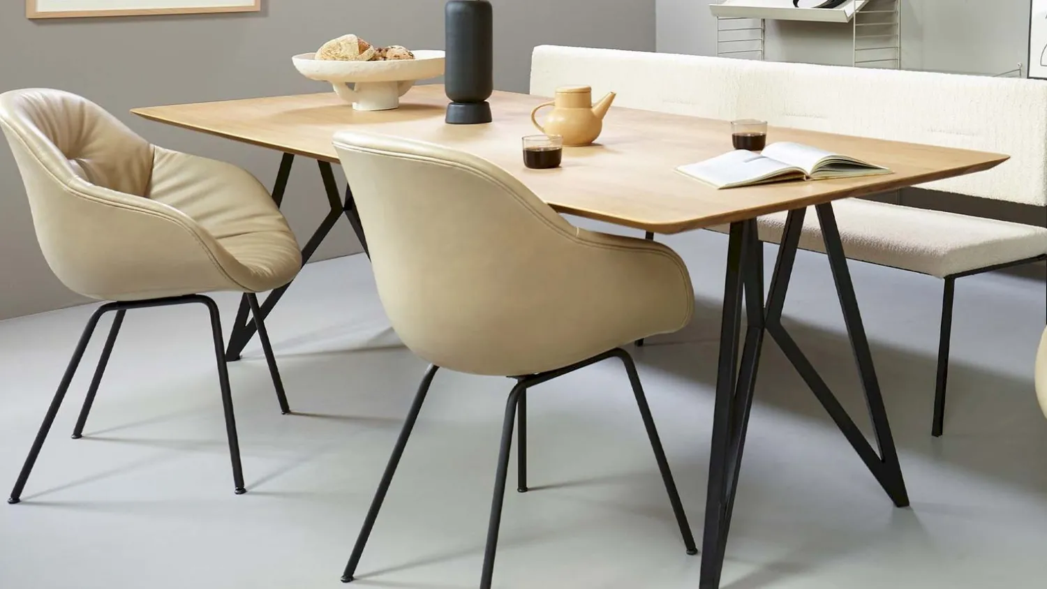 Houten Eettafels|Rechthoekige Eettafels-Studio HENK Butterfly Black Eettafel Naturel