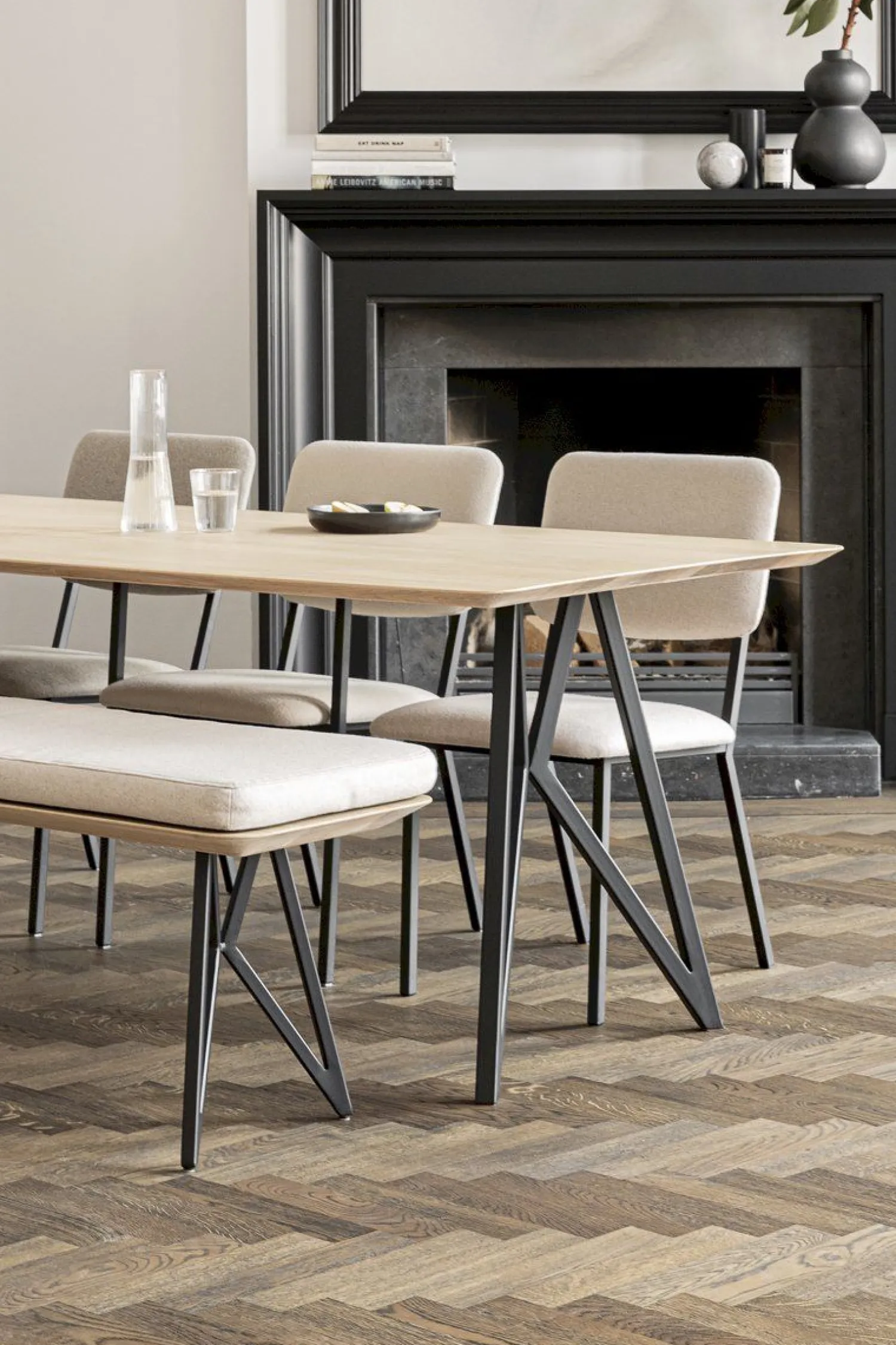 Houten Eettafels|Rechthoekige Eettafels-Studio HENK Butterfly Black Eettafel Naturel
