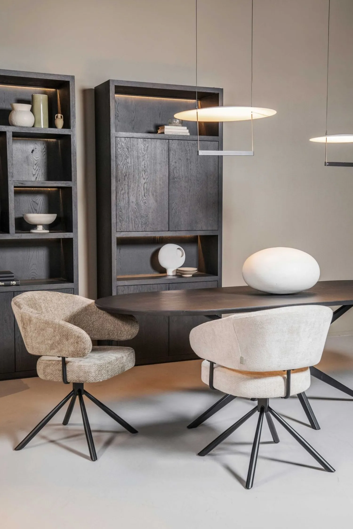 Eetkamerstoelen Met Armleuning-Eijerkamp Collectie Camille Eetkamerstoel Taupe, Grijs