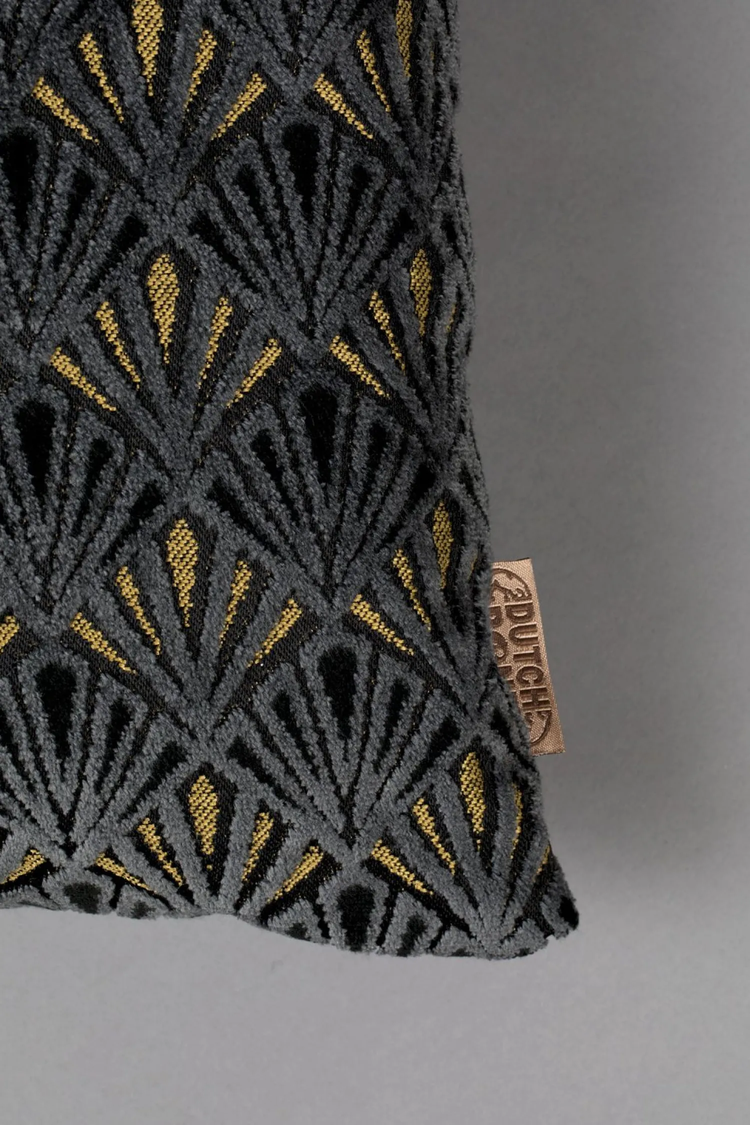 Sierkussens & Plaids-Dutchbone Daisy Kussen Gold