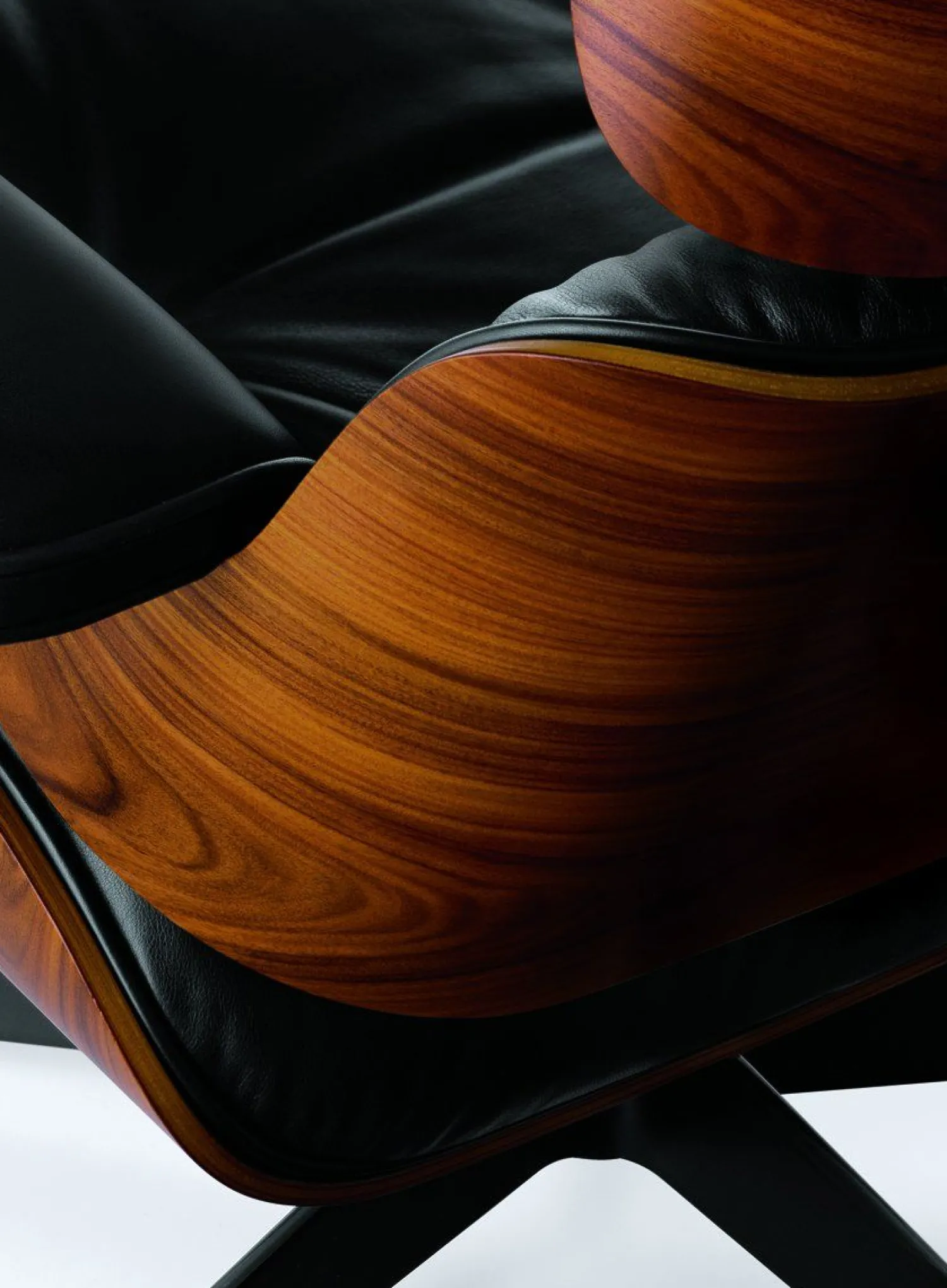 Leren Fauteuils|Draaifauteuils-Vitra Eames Lounge Chair & Hocker Zwart