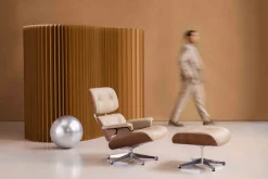 Leren Fauteuils|Design Fauteuils-Vitra Eames Lounge Chair & Hocker Sand Sable