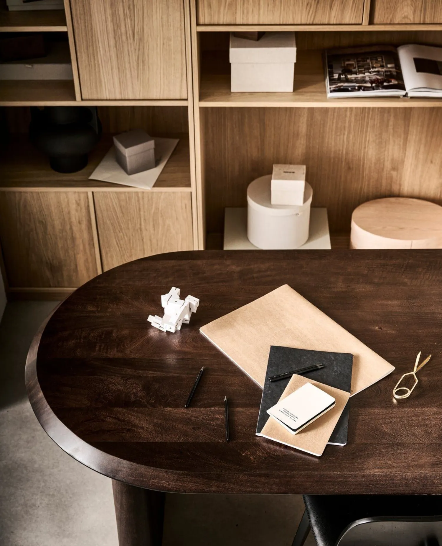 Houten Eettafels|Rechthoekige Eettafels-vtwonen Ellips Eettafel Walnut