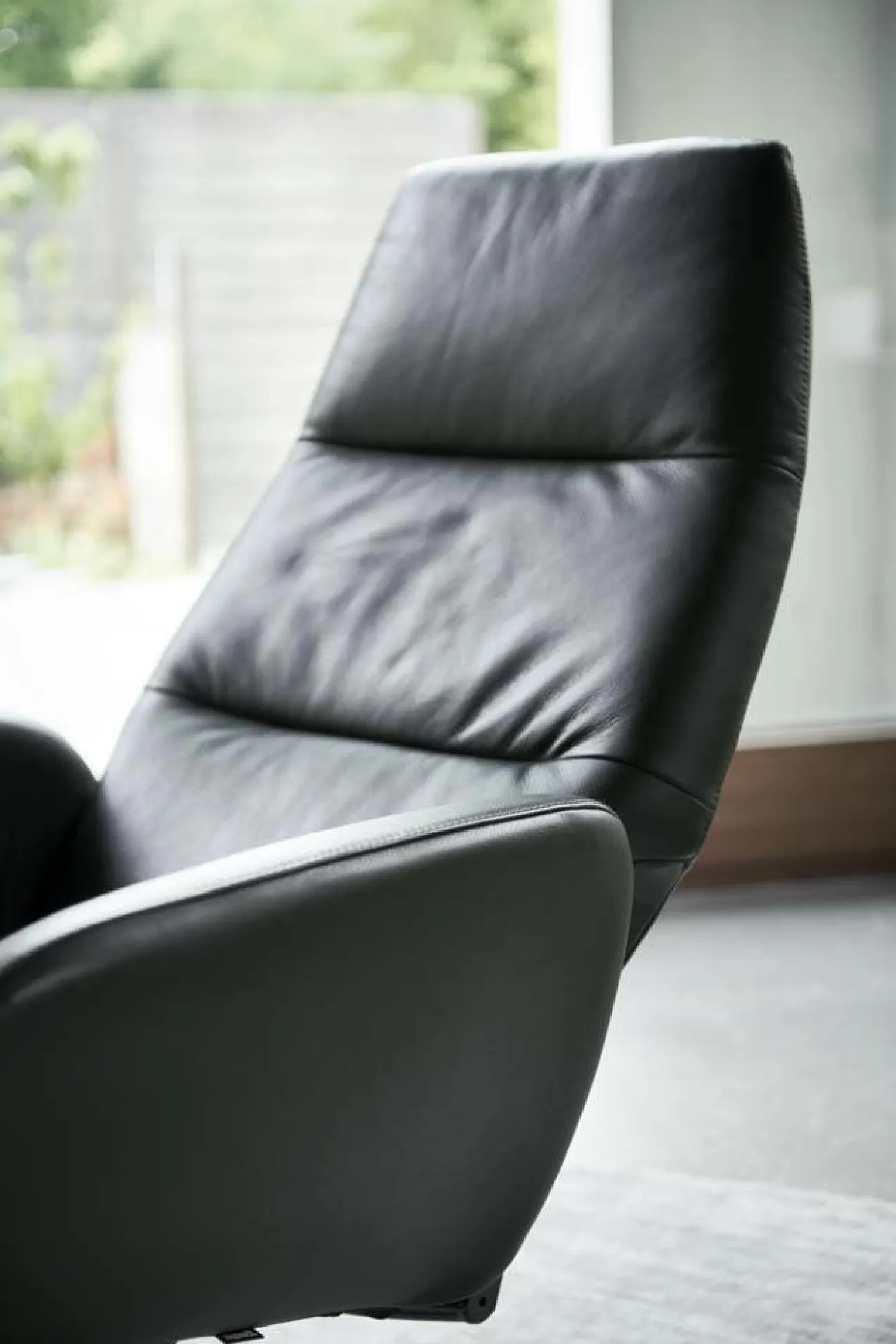 Leren Fauteuils|Draaifauteuils-Montèl Ergo Relaxfauteuil Dark Green