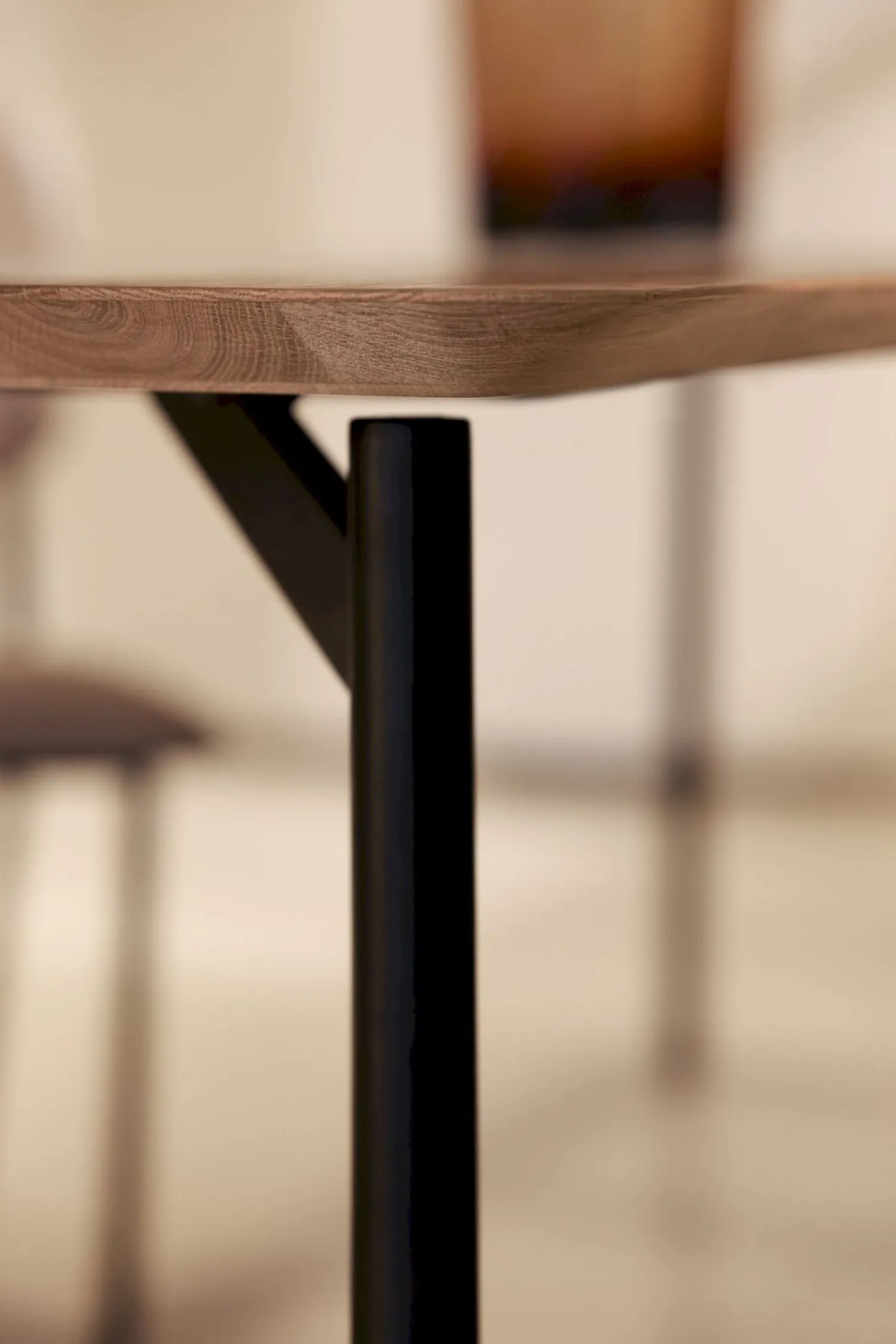 Houten Eettafels|Rechthoekige Eettafels-Studio HENK Flyta Eettafel Naturel