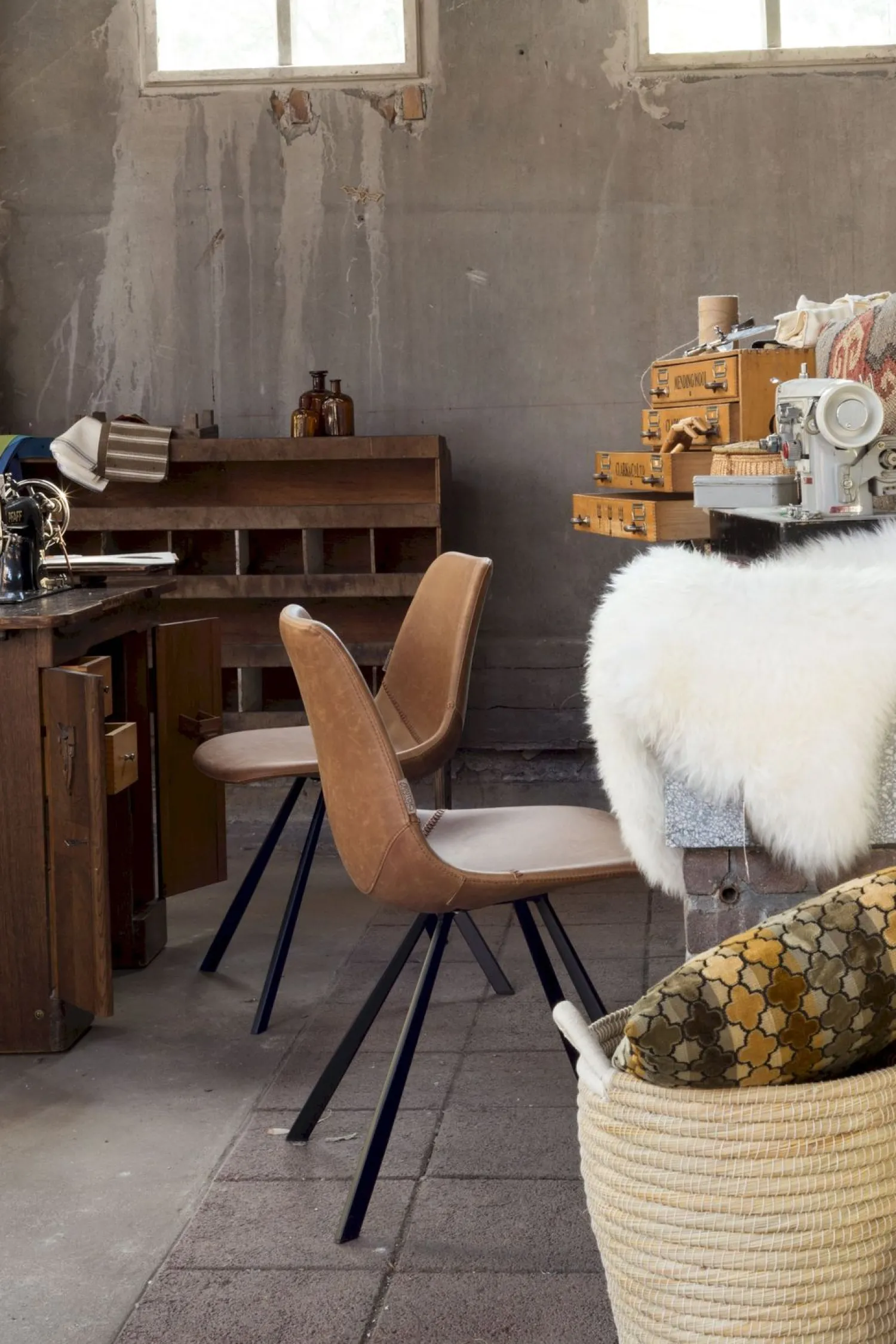Kuipstoelen|Eetkamerstoelen Zonder Armleuning-Dutchbone Franky Eetkamerstoel Brown