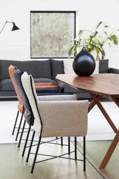 Eetkamerstoelen Met Armleuning-Montis Geraldine Eetkamerstoel Beige