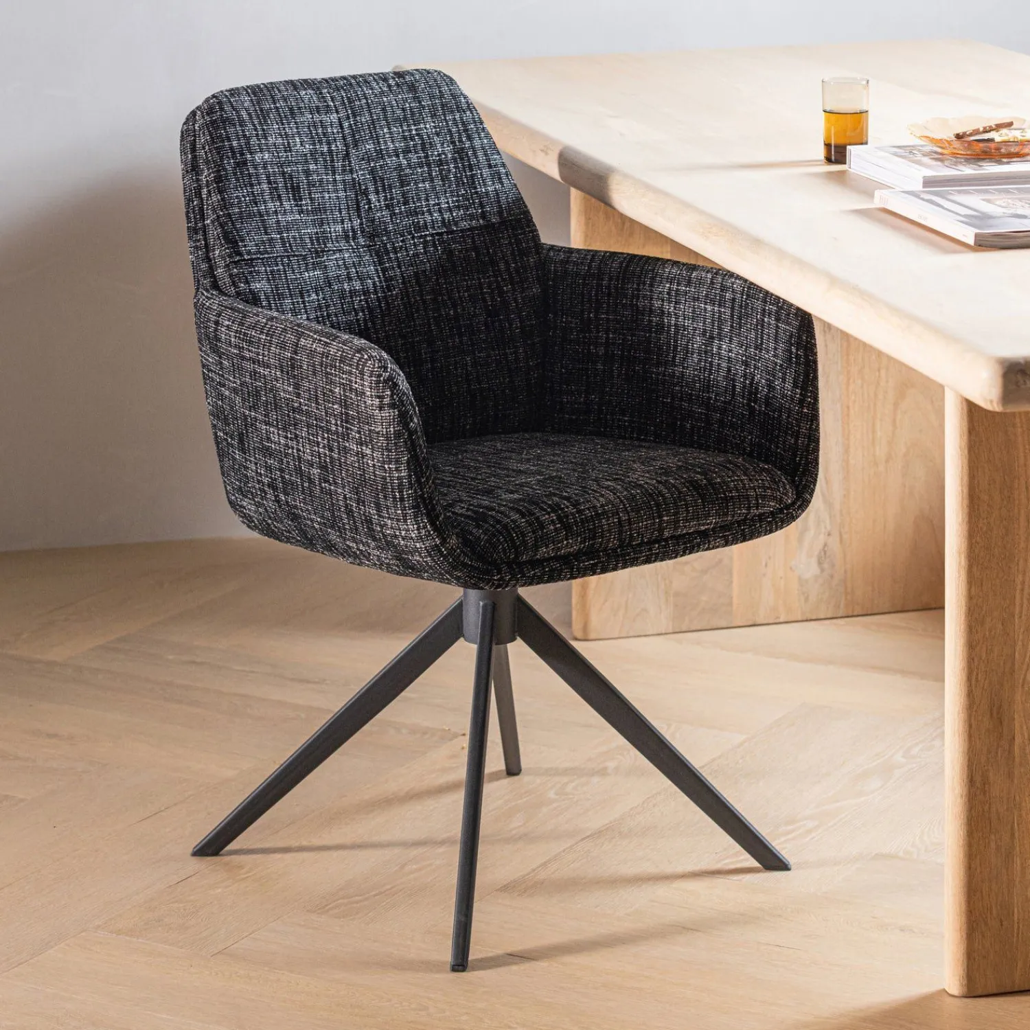 Eetkamerstoelen Met Armleuning-WOOOD Grant Eetkamerstoel Zwart Melange