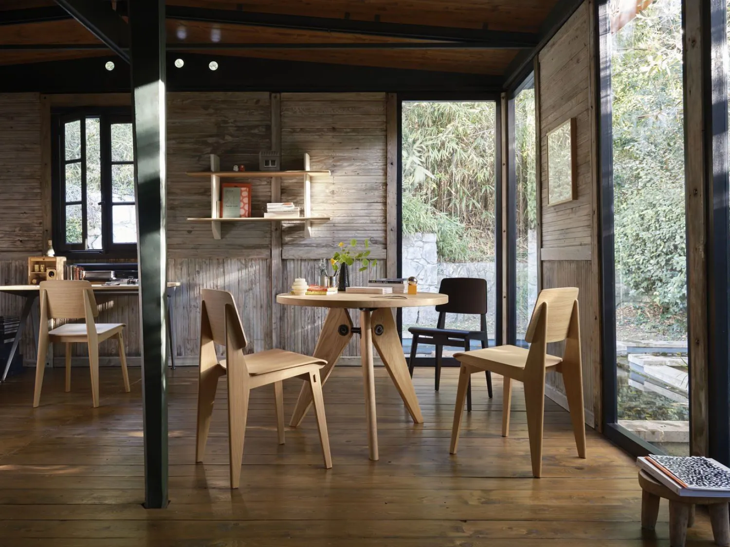 Houten Eettafels|Ronde Eettafels-Vitra Gueridon Eettafel Naturel