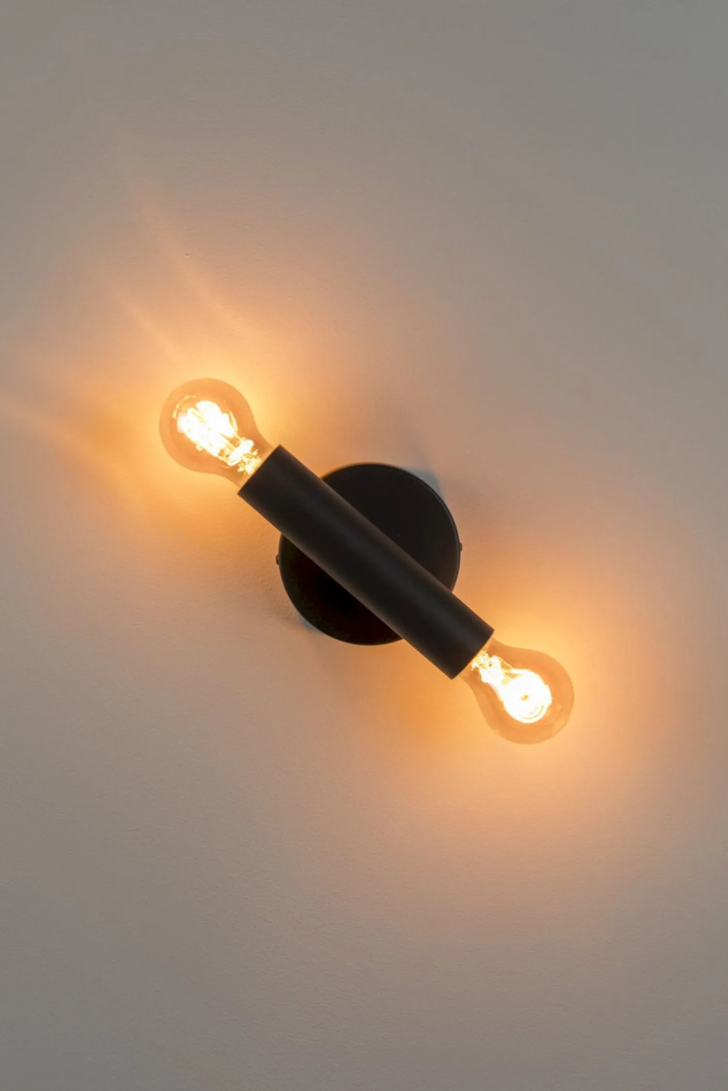 Industriële Wandlampen|Wandlampen-Zuiver Hawk Wandlamp Black