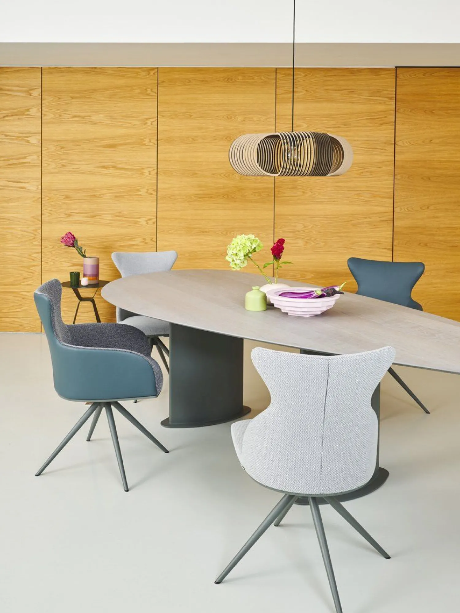 Design Stoelen|Draaibare Eetkamerstoelen-Bert Plantagie Iuno Eetkamerstoel Amaretto