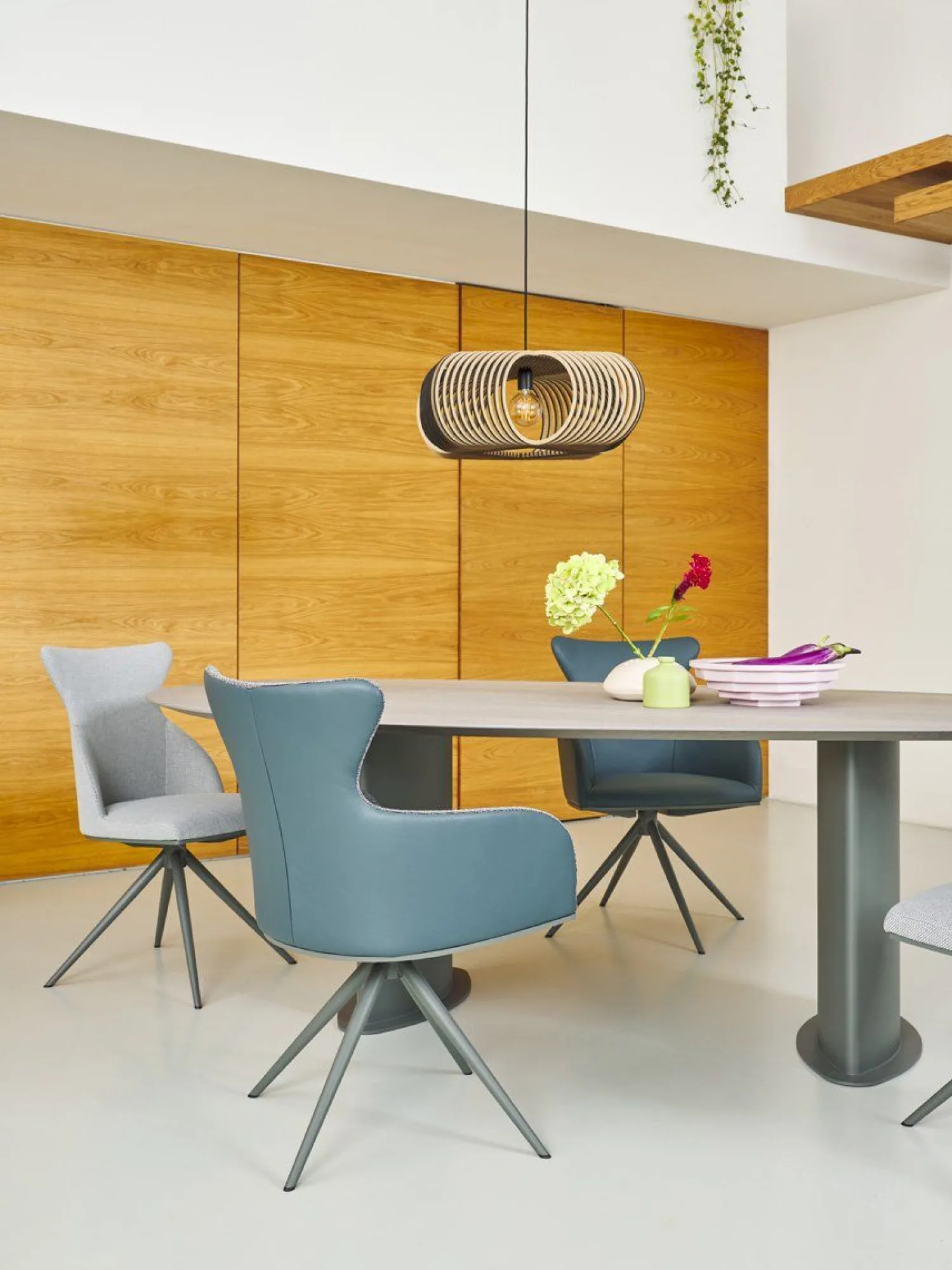 Design Stoelen|Draaibare Eetkamerstoelen-Bert Plantagie Iuno Eetkamerstoel Amaretto
