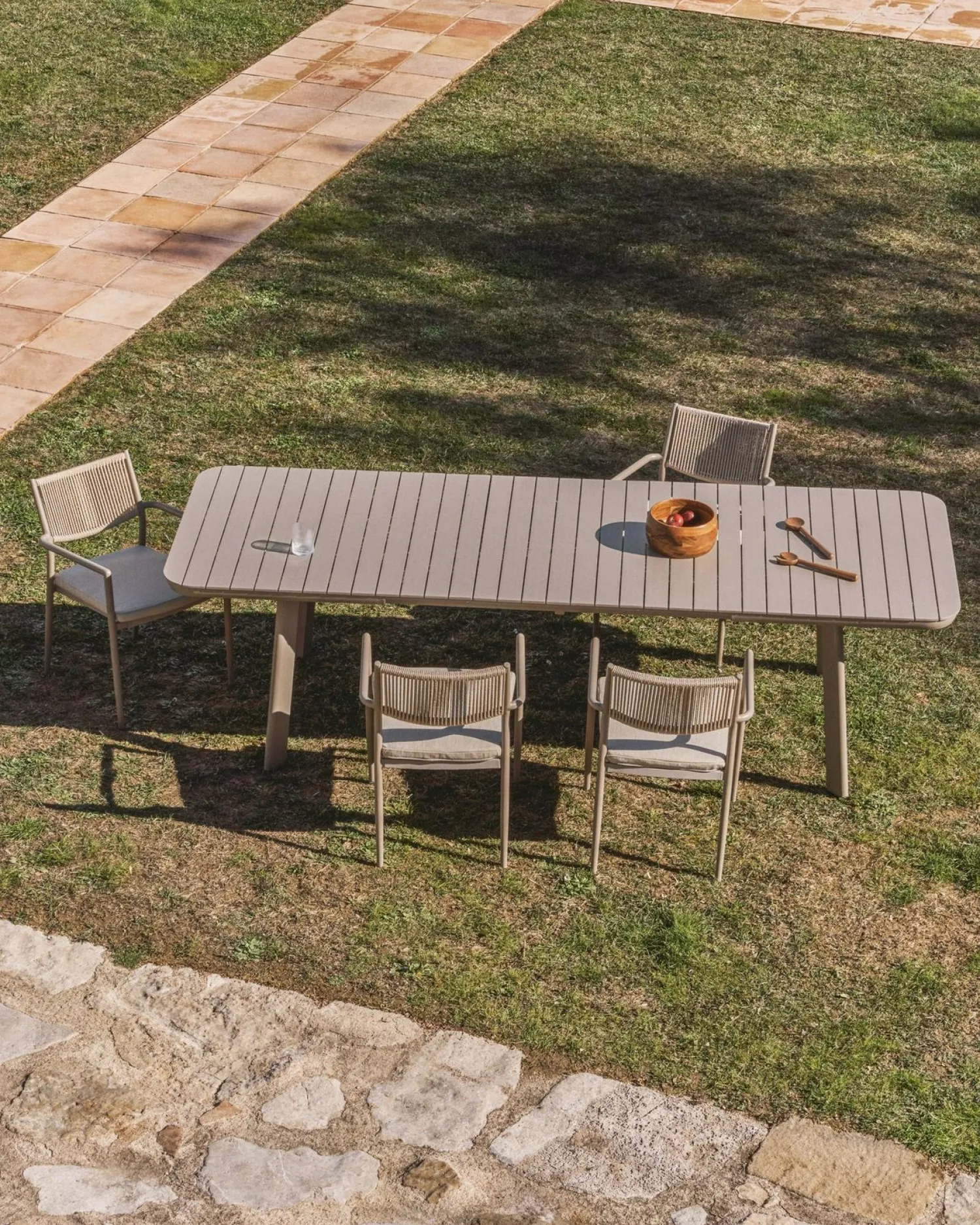 Tuintafels-Kave Home Izola Uitschuifbare Tuintafel Beige