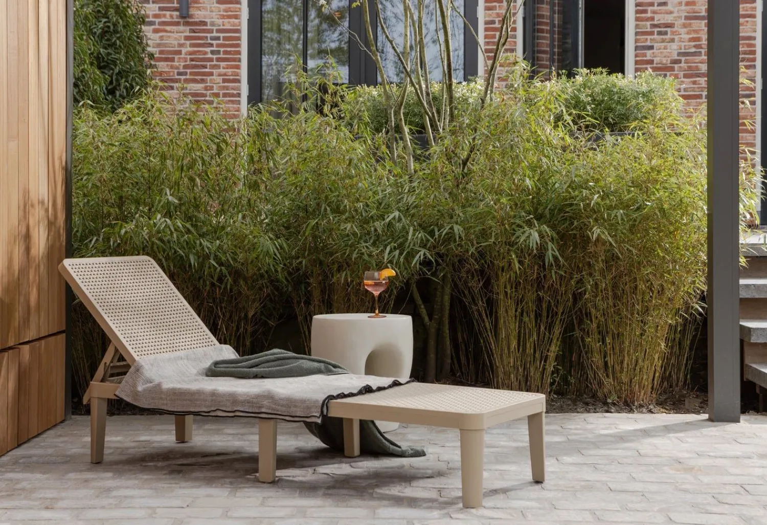 Tuinstoelen-WOOOD Jinte Ligbed Zand