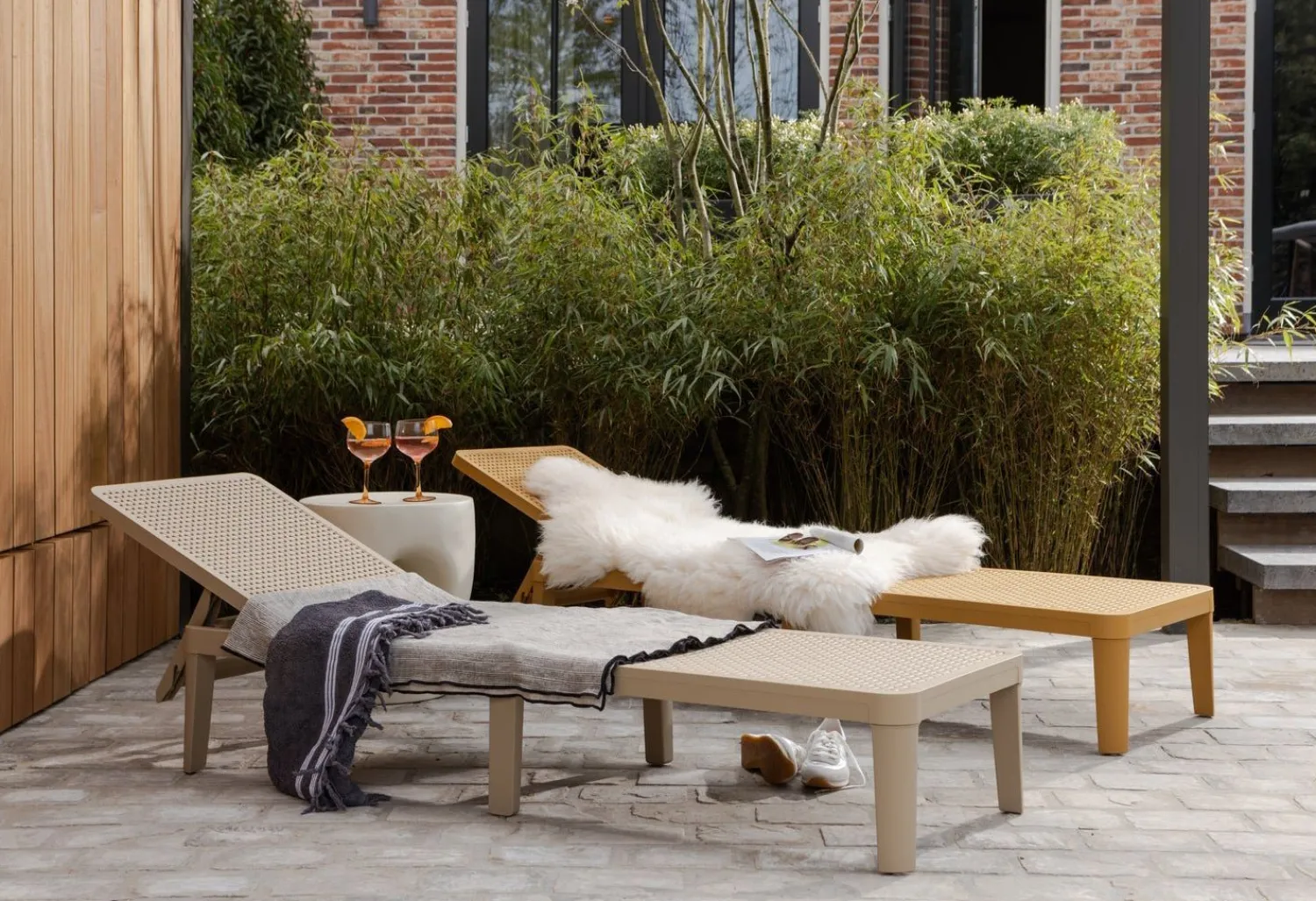 Tuinstoelen-WOOOD Jinte Ligbed Geel