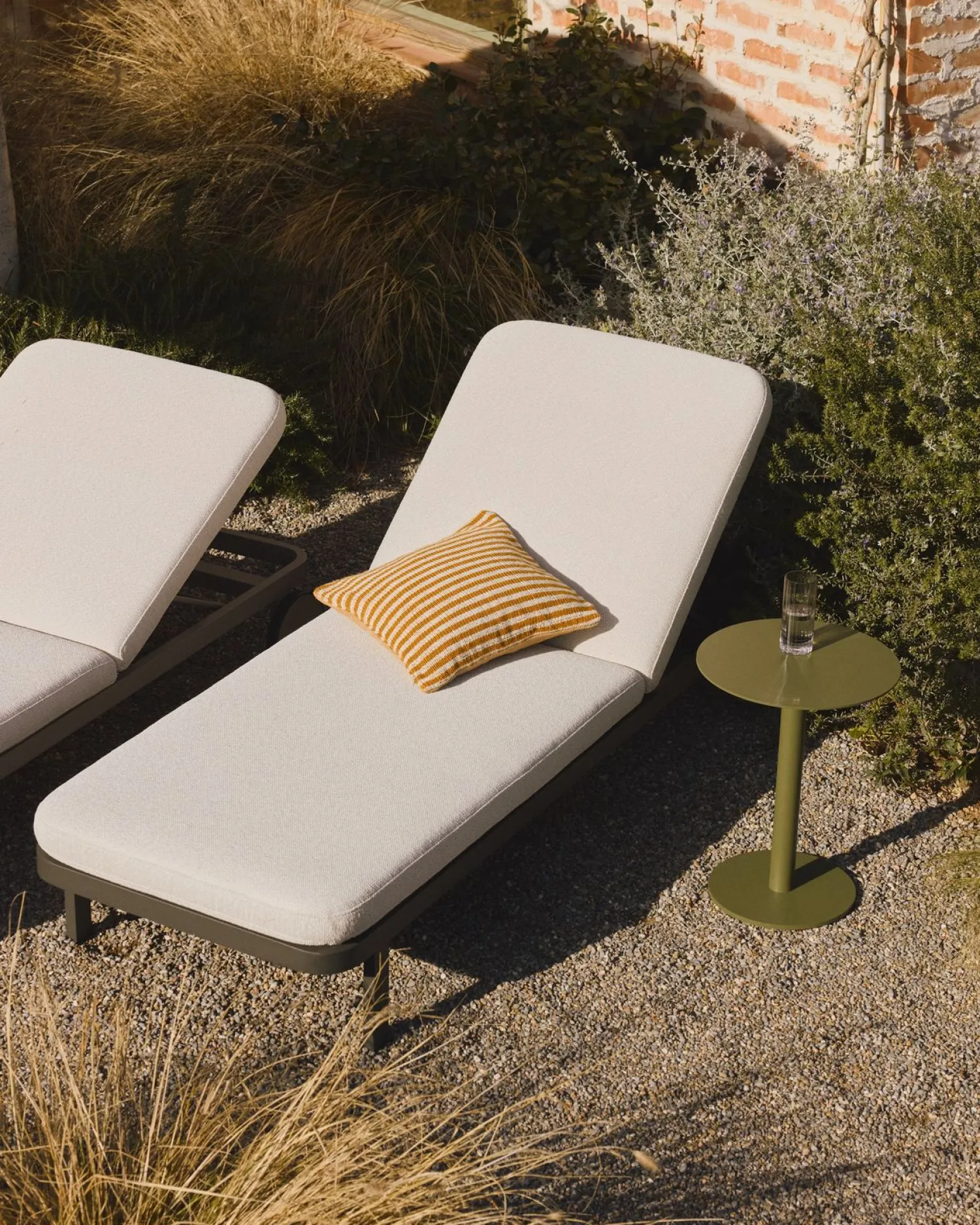 Tuinstoelen-Kave Home Kionia Ligstoel Grafiet