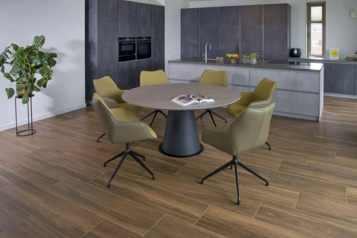 Eetkamerstoelen Met Armleuning-Bree's New World Kiq Armstoel Cognac