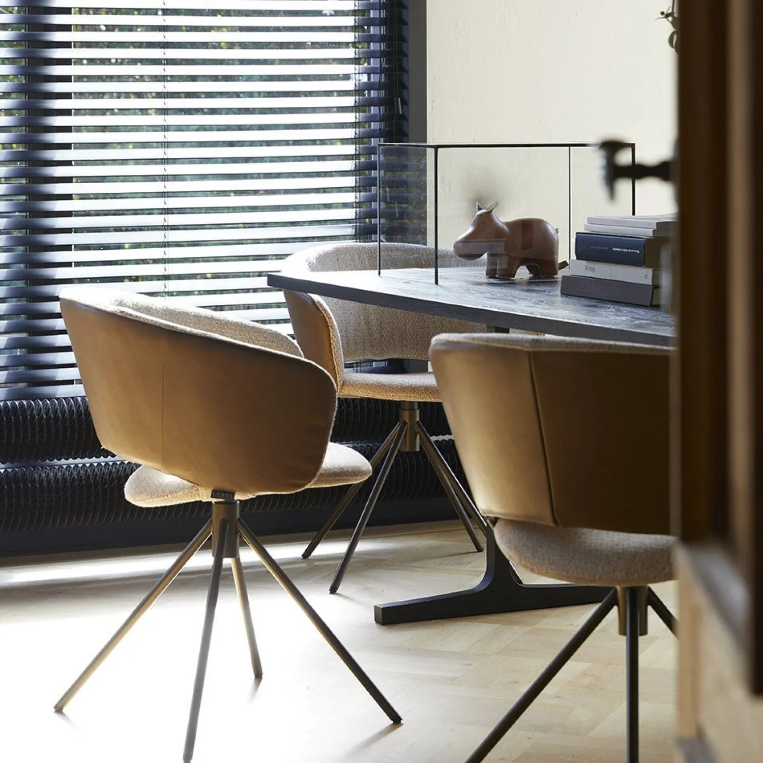 Design Stoelen|Kuipstoelen-LABEL Vandenberg Lola Eetkamerstoel Beige