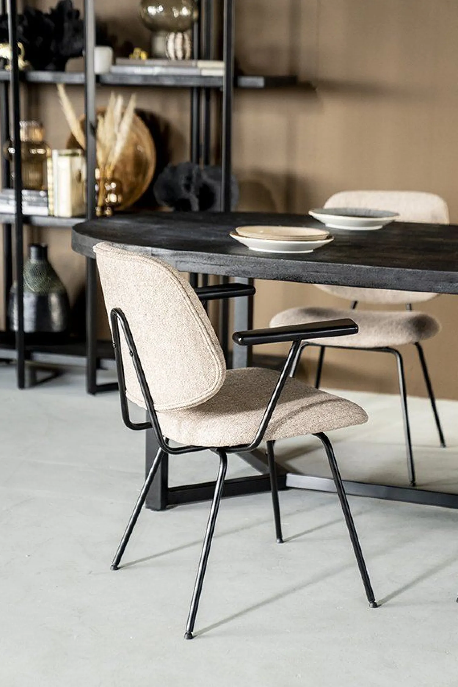 Eetkamerstoelen Met Armleuning-Eleonora Lynn Armstoel Beige