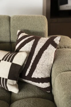 Sierkussens & Plaids-By Boo Majani Kussen Dark Brown
