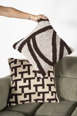 Sierkussens & Plaids-By Boo Majani Kussen Dark Brown