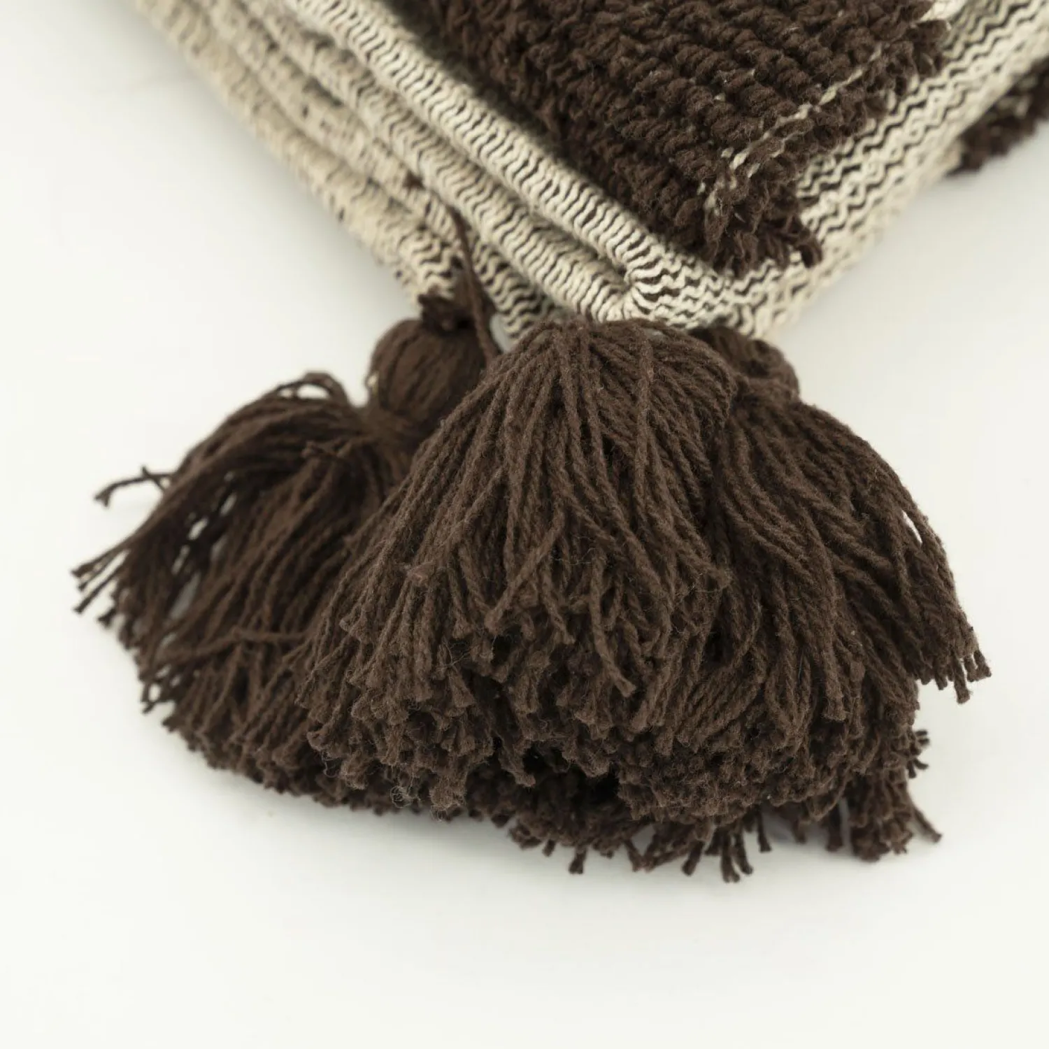 Sierkussens & Plaids-By Boo Majani Plaid Dark Brown