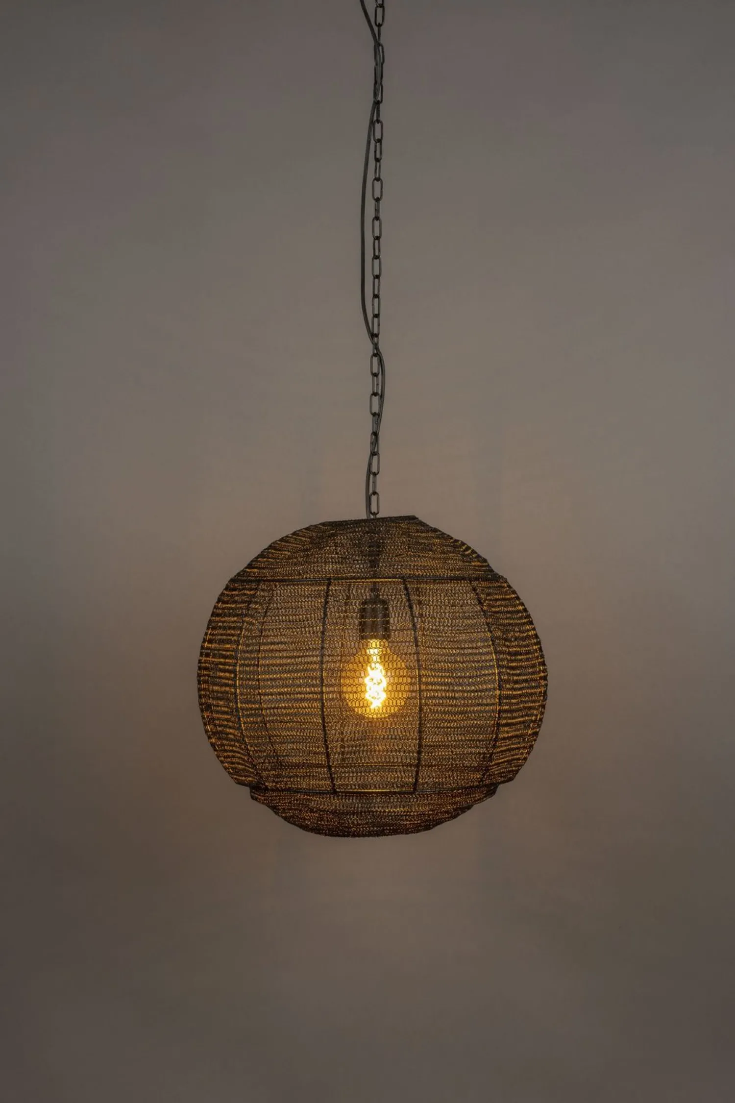 Industriële Hanglampen|Industriële Hanglampen-Dutchbone Meezan M Hanglamp Black
