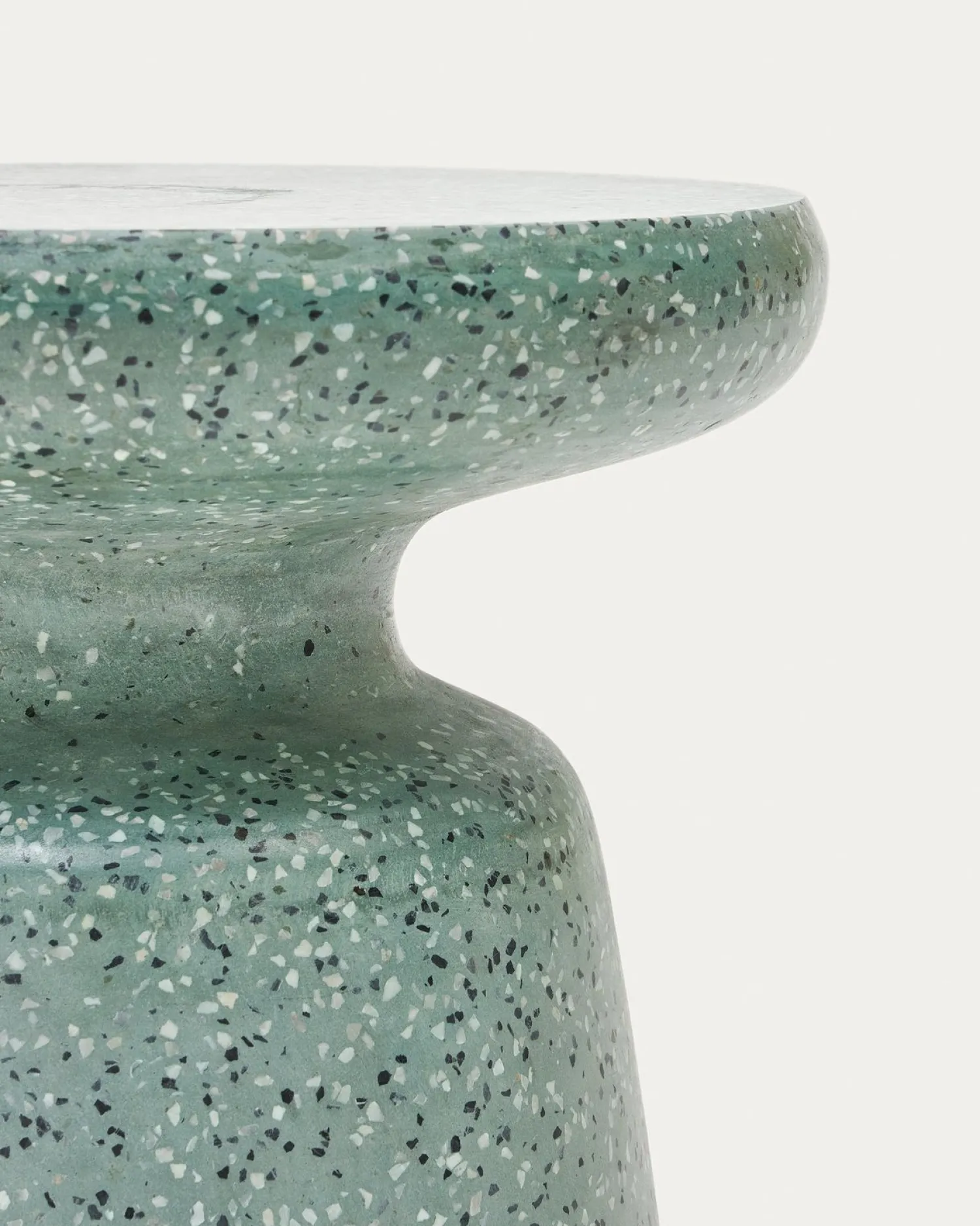 Tuintafels-Kave Home Mesquida Terrazzo Bijzettafel Groen