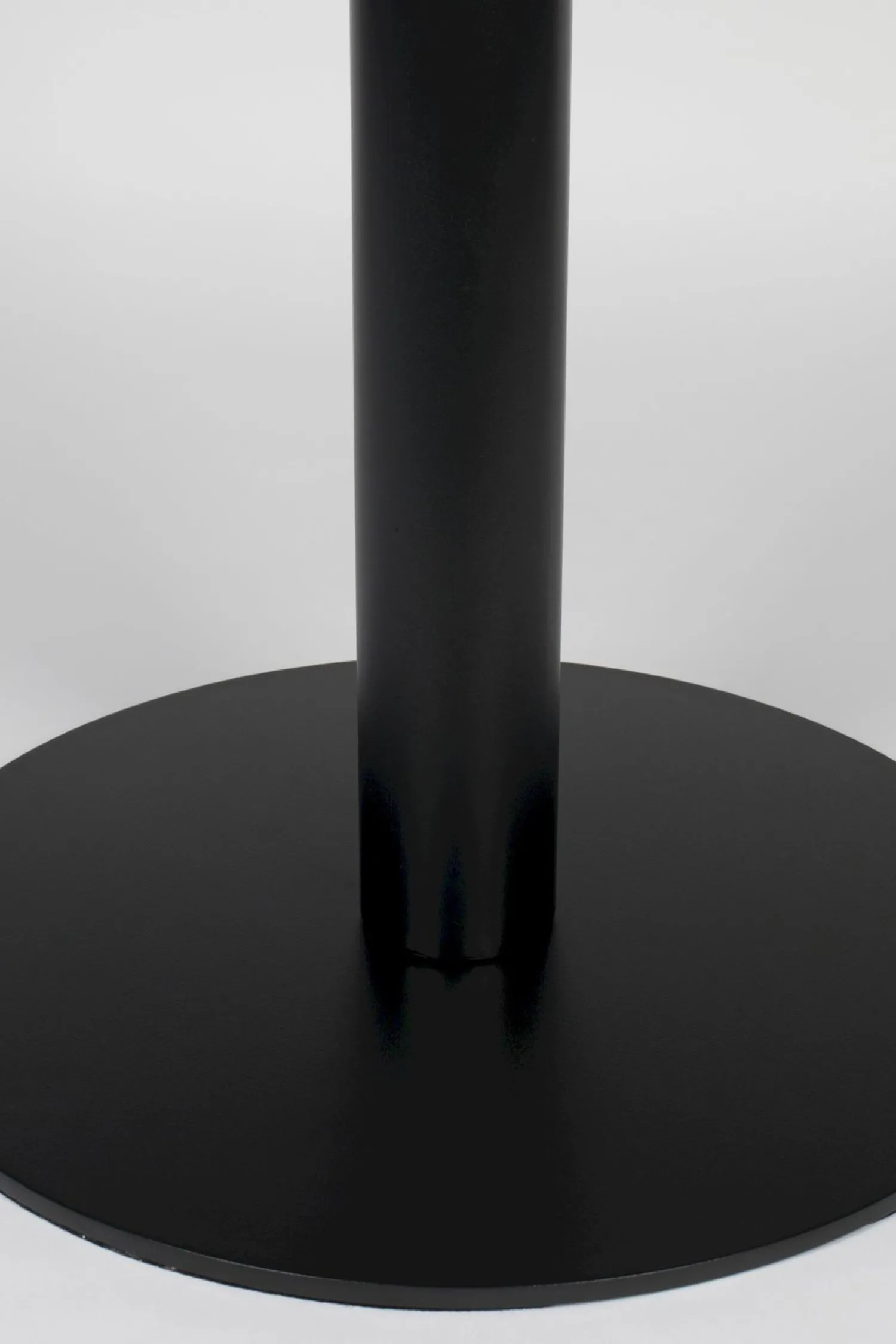 Tuintafels|Ronde Bijzettafels-Zuiver Metsu Bijzettafel Black