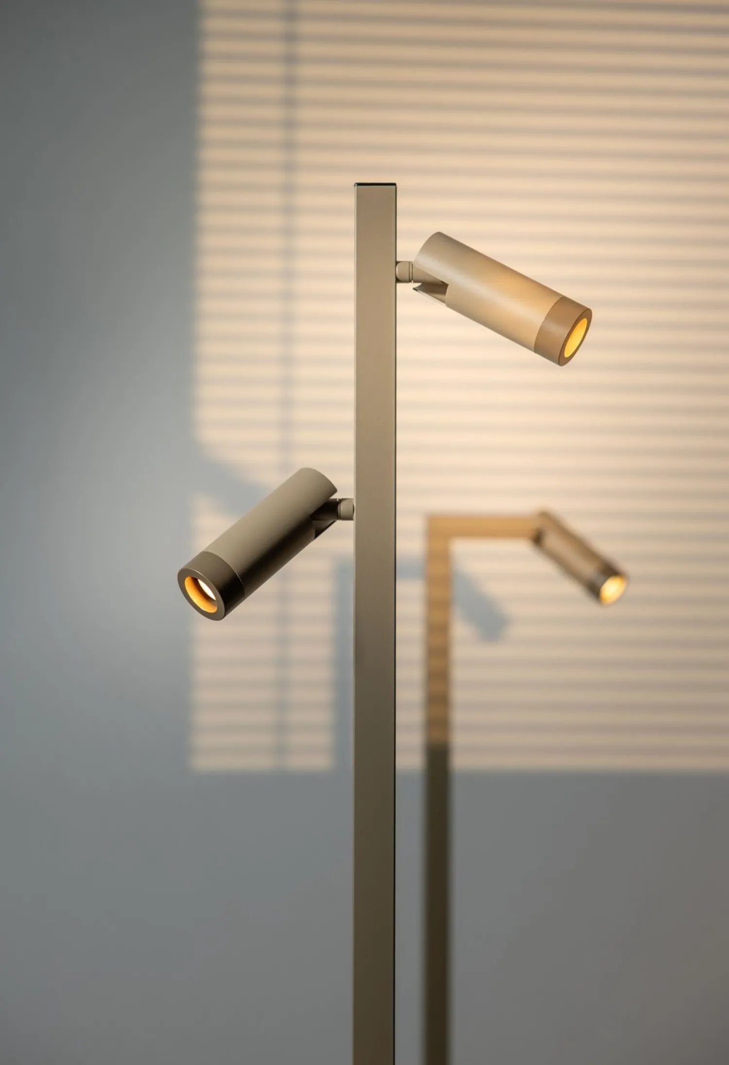 Vloerlampen|Vloerlampen-Eijerkamp Collectie Miller 2-lichts Vloerlamp Mat Zand