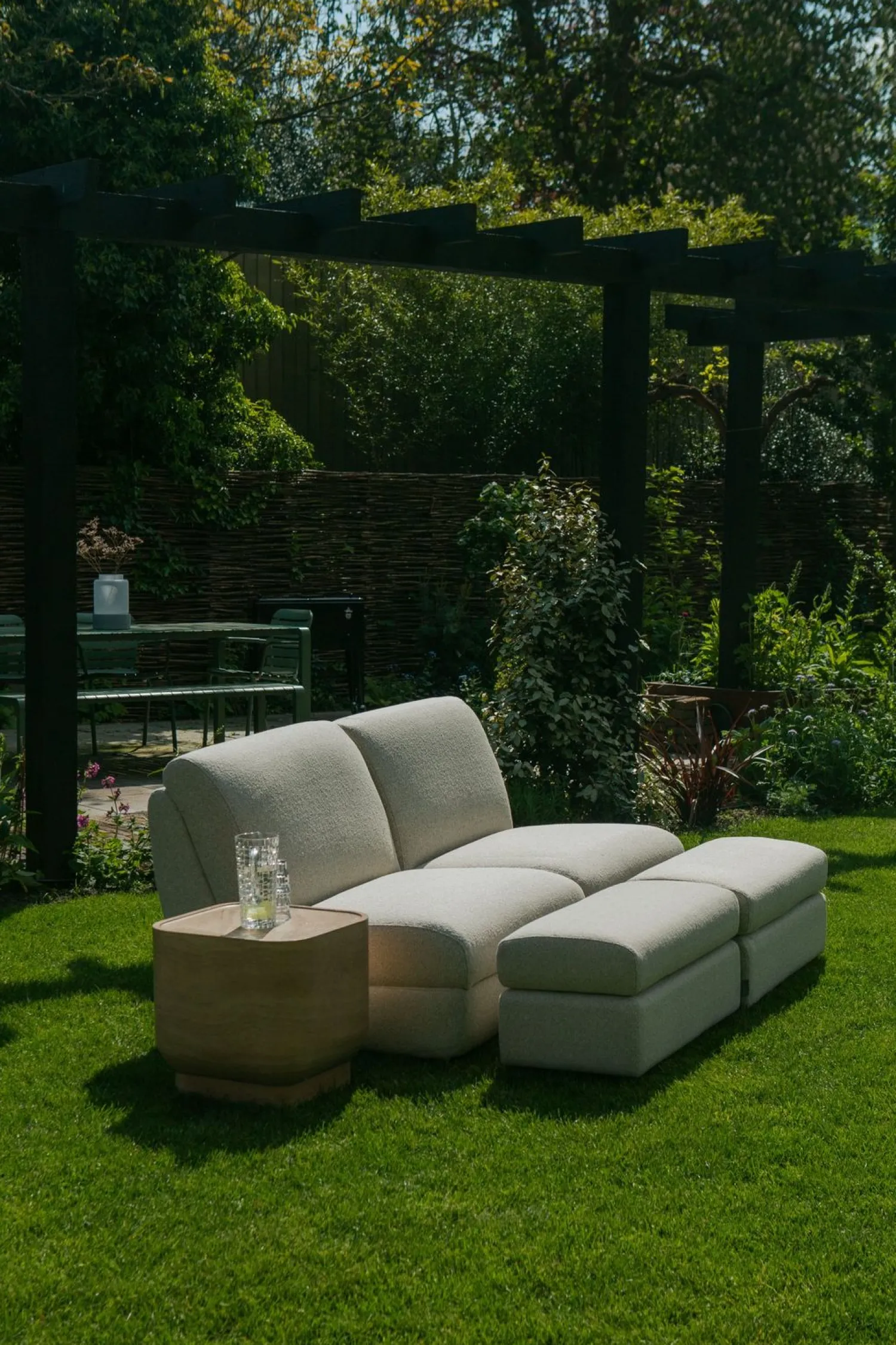 Tuintafels-Zuiver Noble Bijzettafel Beige