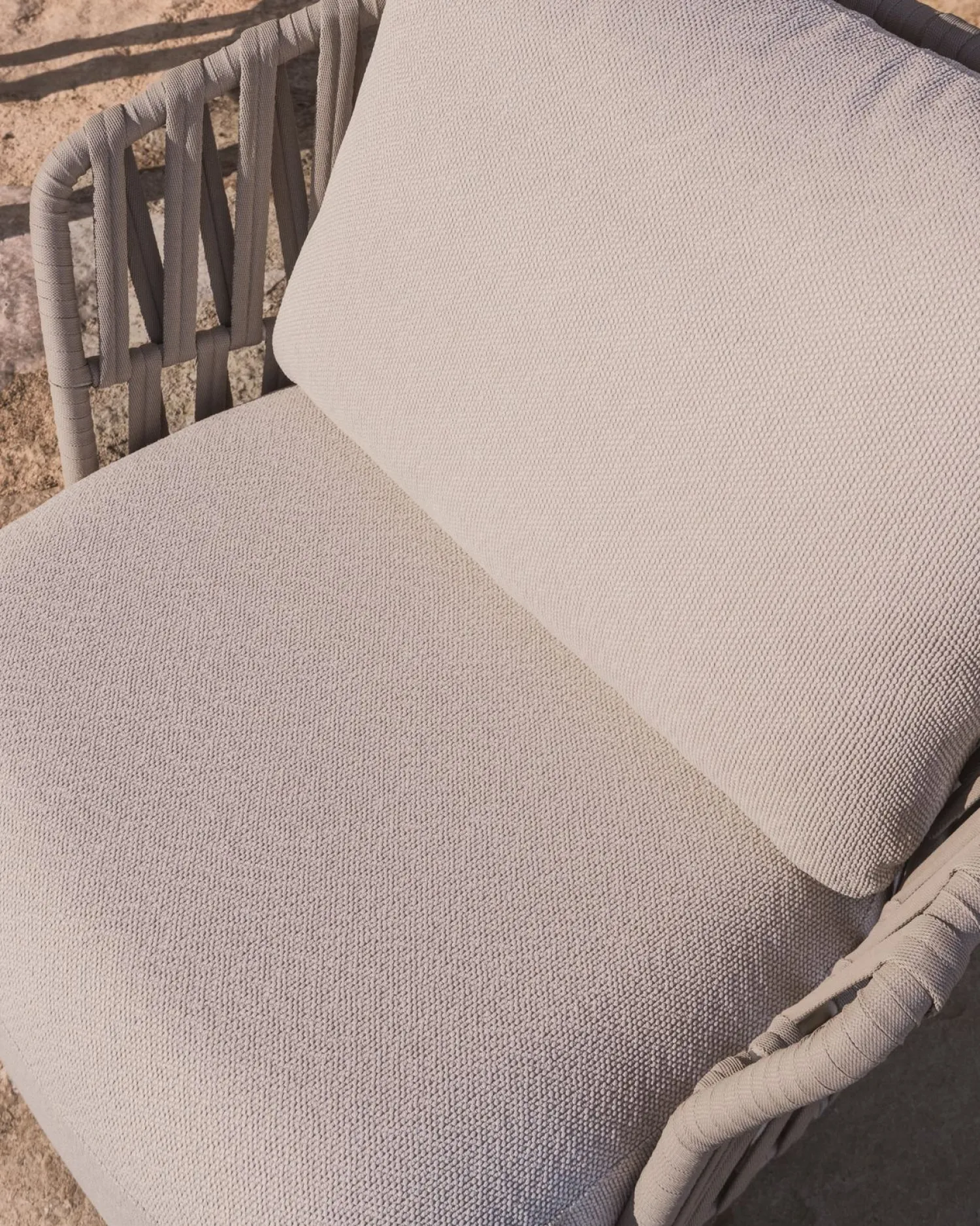 Tuinstoelen-Kave Home Osani Outdoor Fauteuil Ecru, Taupe